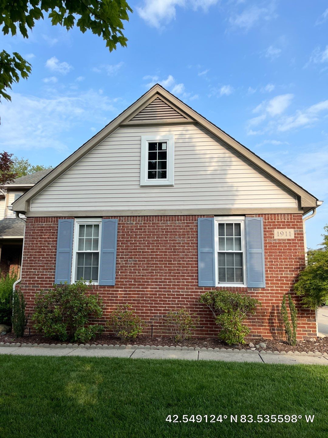 Siding Replacement using Certainteed Restoration Classic D4 by 180 Contractors