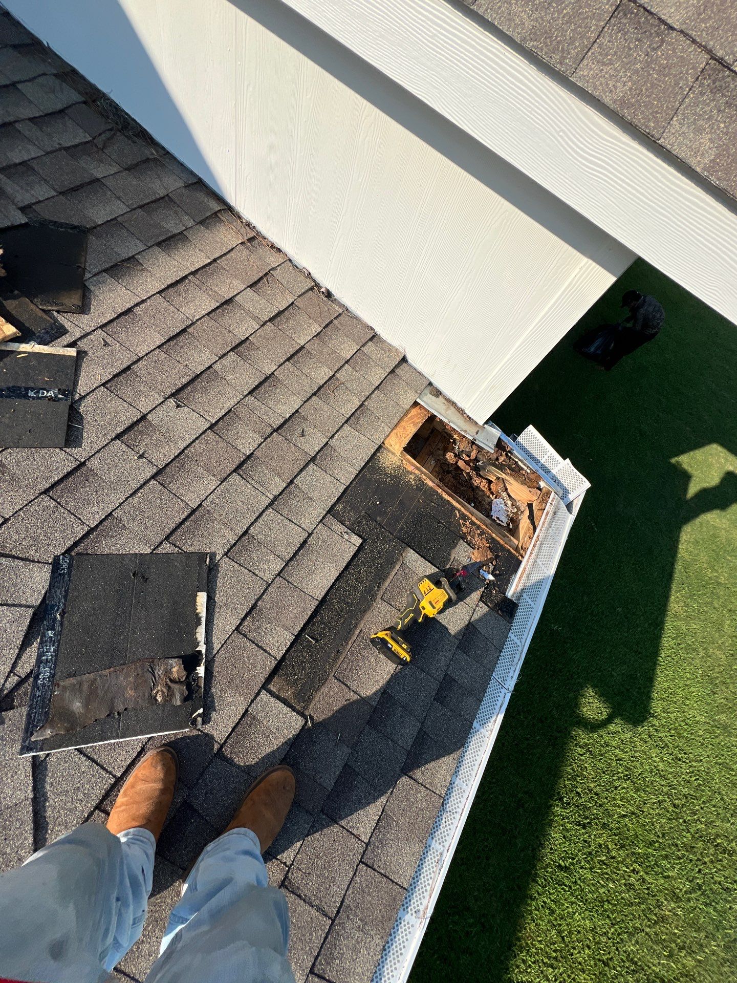 Hail Damage using Owen's Corning Duration (Lifetime) Shingles by Roof Repair Company