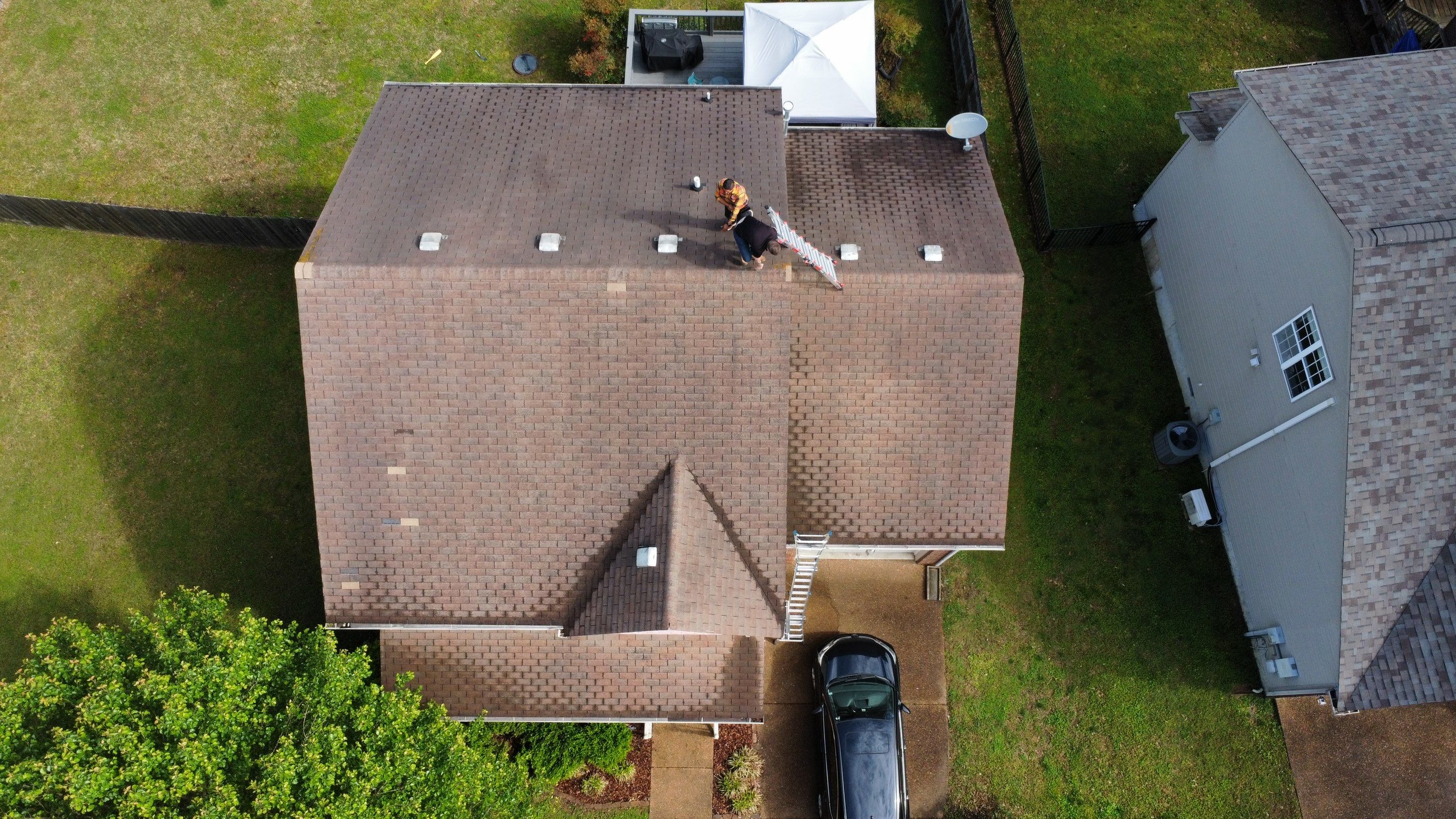 Residential Roofing Installation using Owens Corning Oakridge Roofing System by Undersun Roofing 