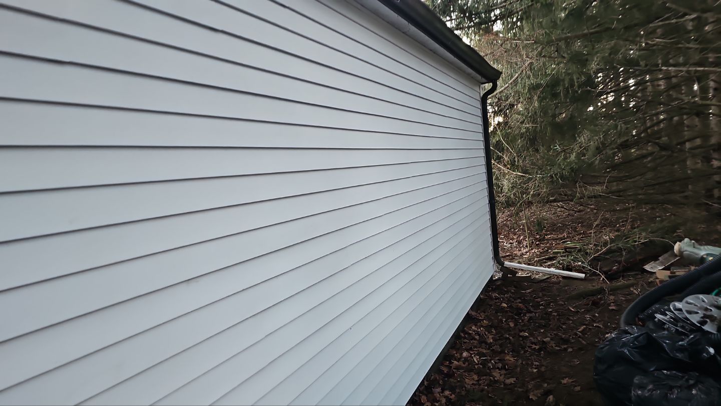 Polaris HomeView Vinyl Siding, Color, White Birch by Eagle Eye Roofing