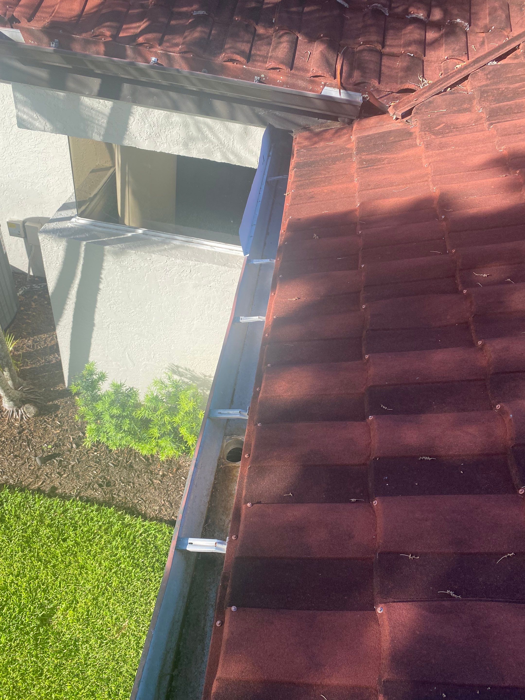 Seamless Aluminum Gutters in Fort Myers FL by Gutter Professors