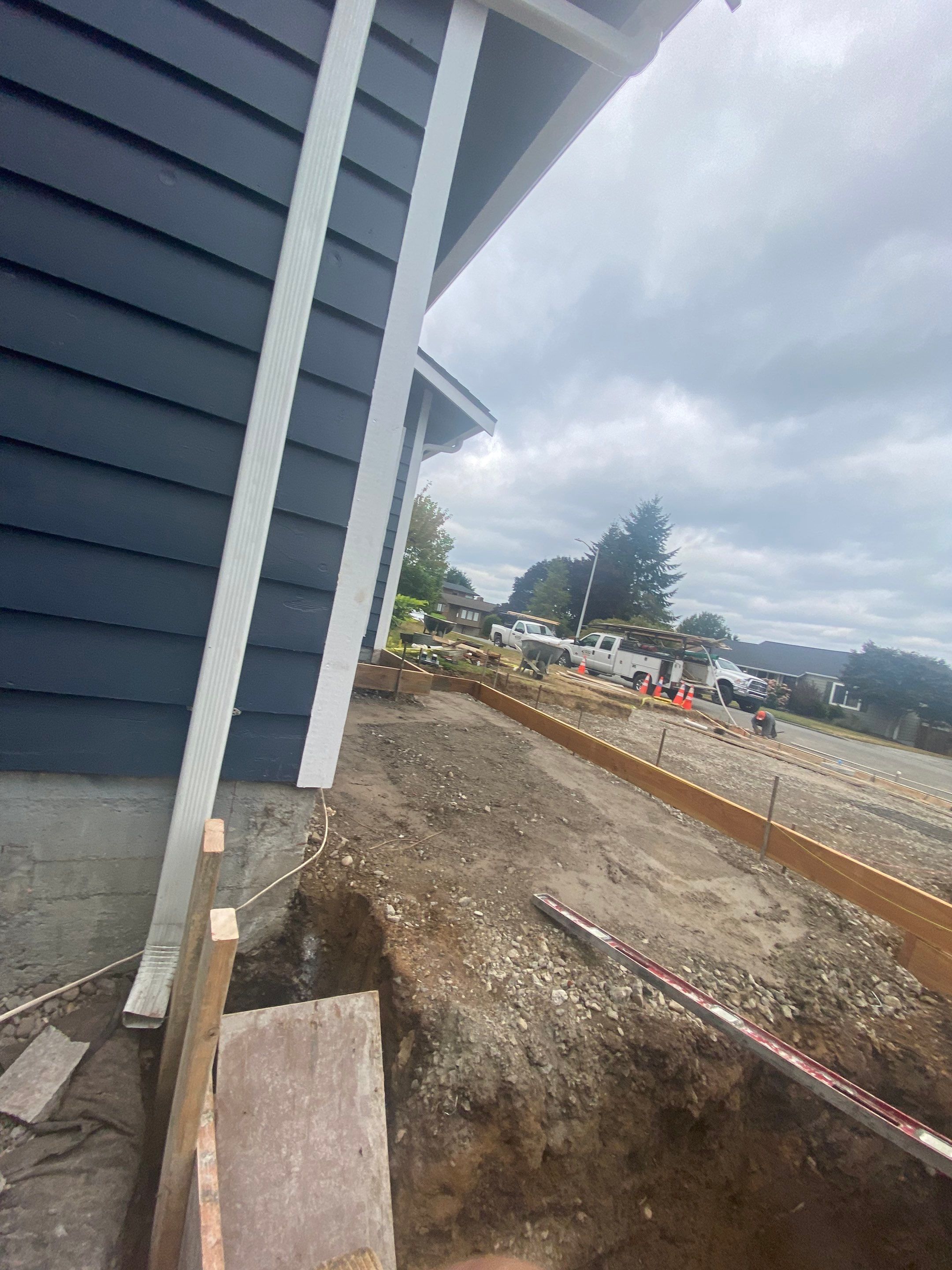 Custom Concrete walkway/Driveway Everett WA by Jireh Asphalt & Concrete Inc 