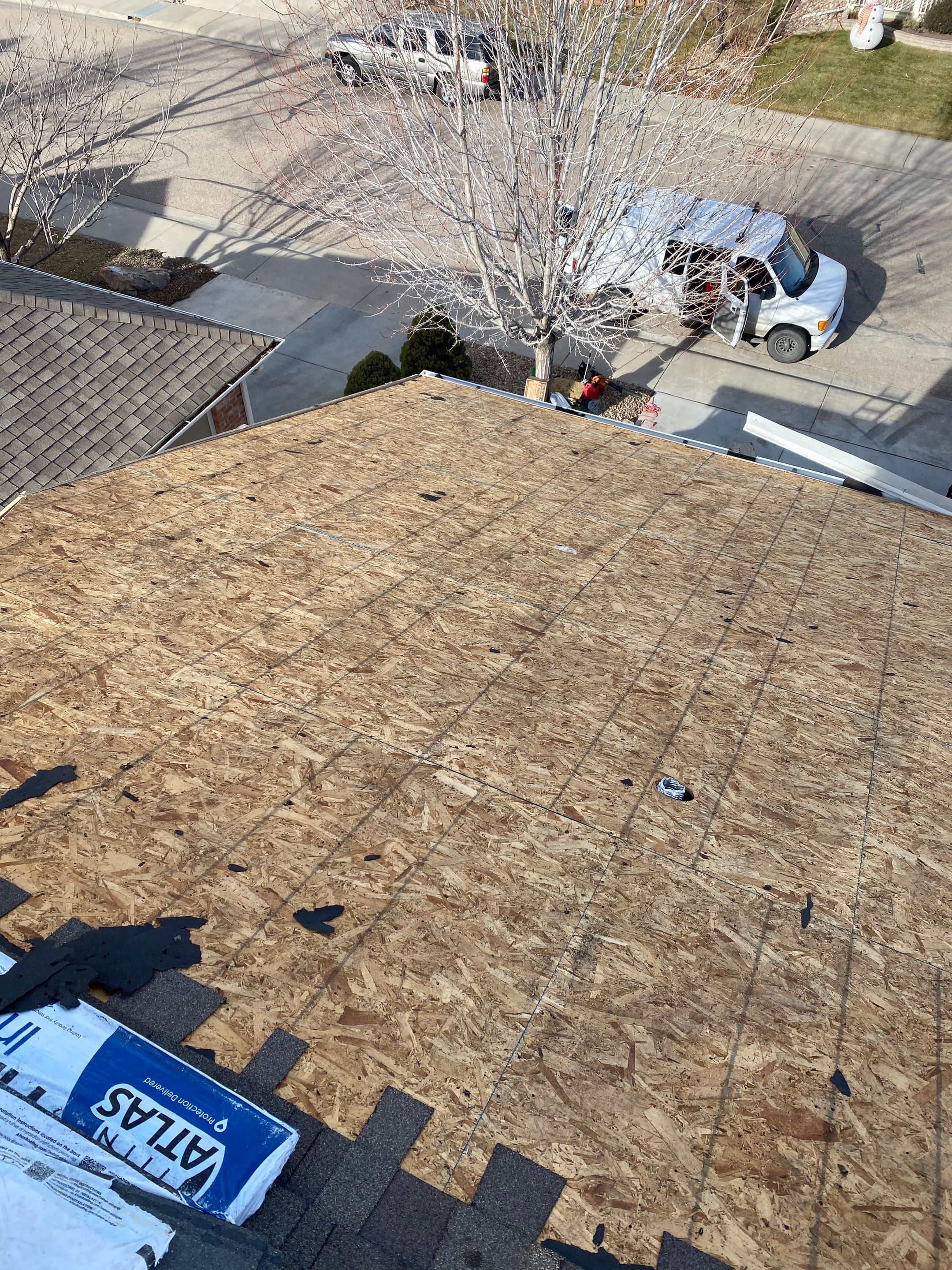 Resdiental Hail Damage Roof Replacement using Atlas Pinnacle Class 4 Impact Resistant "Weathered Wood" color by Black Belt Roofing