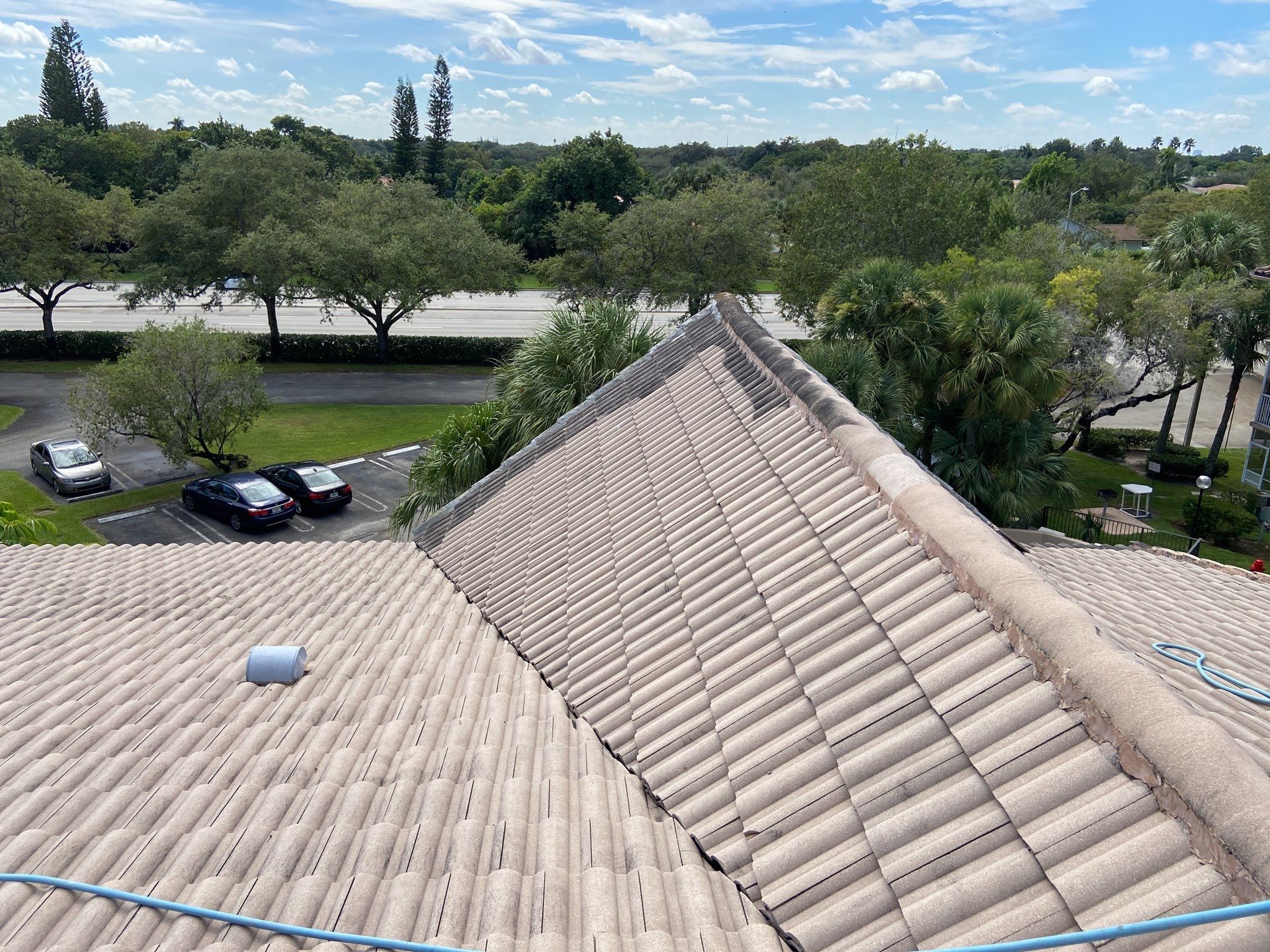 Commercial Roof Cleaning Coral Springs by BKB Pressure Cleaning LLC