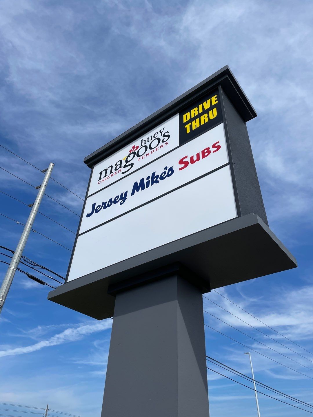 Pylon Sign for Huey Magoos Brooksville by SignCrafters