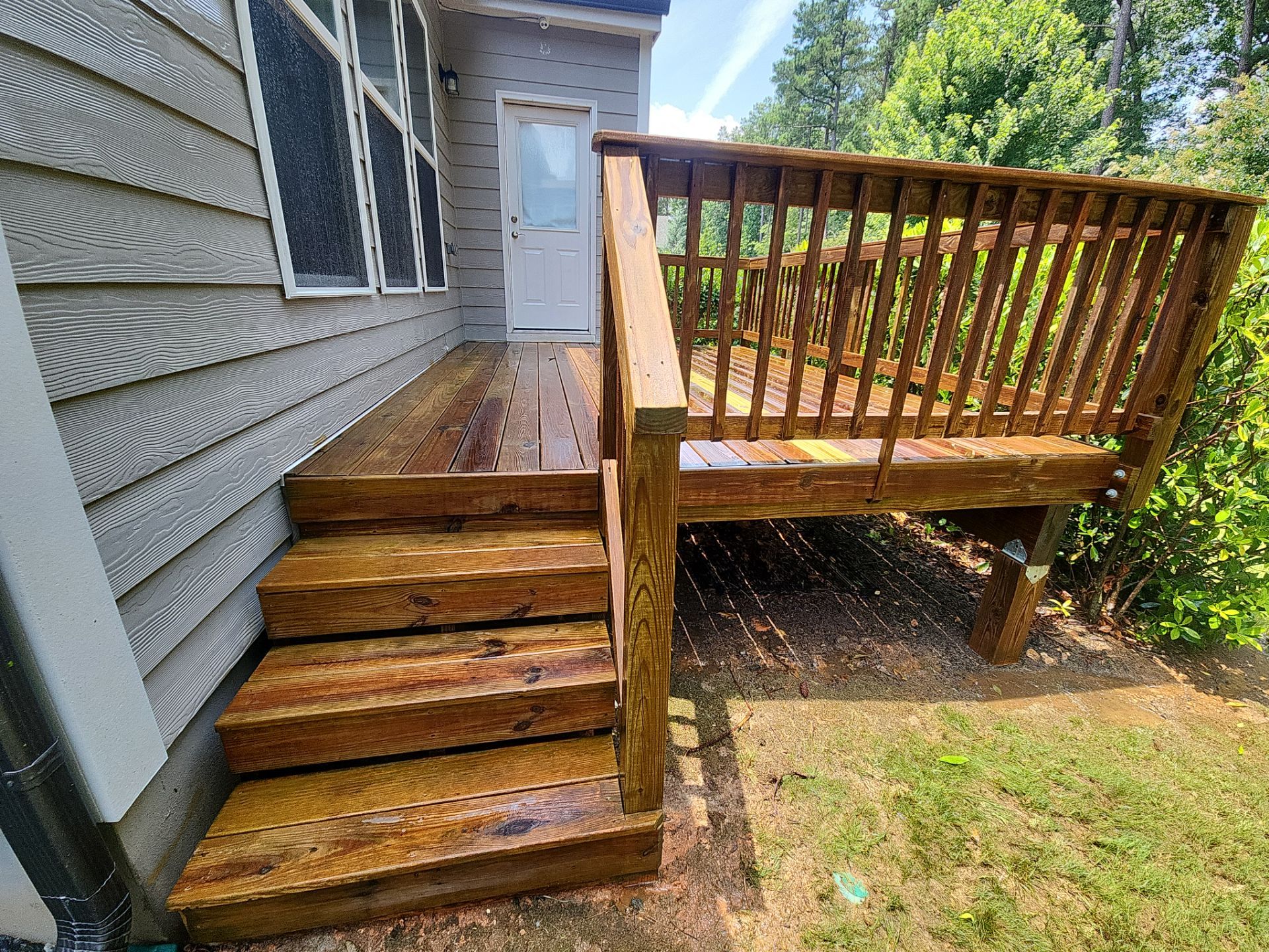 Wood Deck using Wood Sealant by DuraSeal