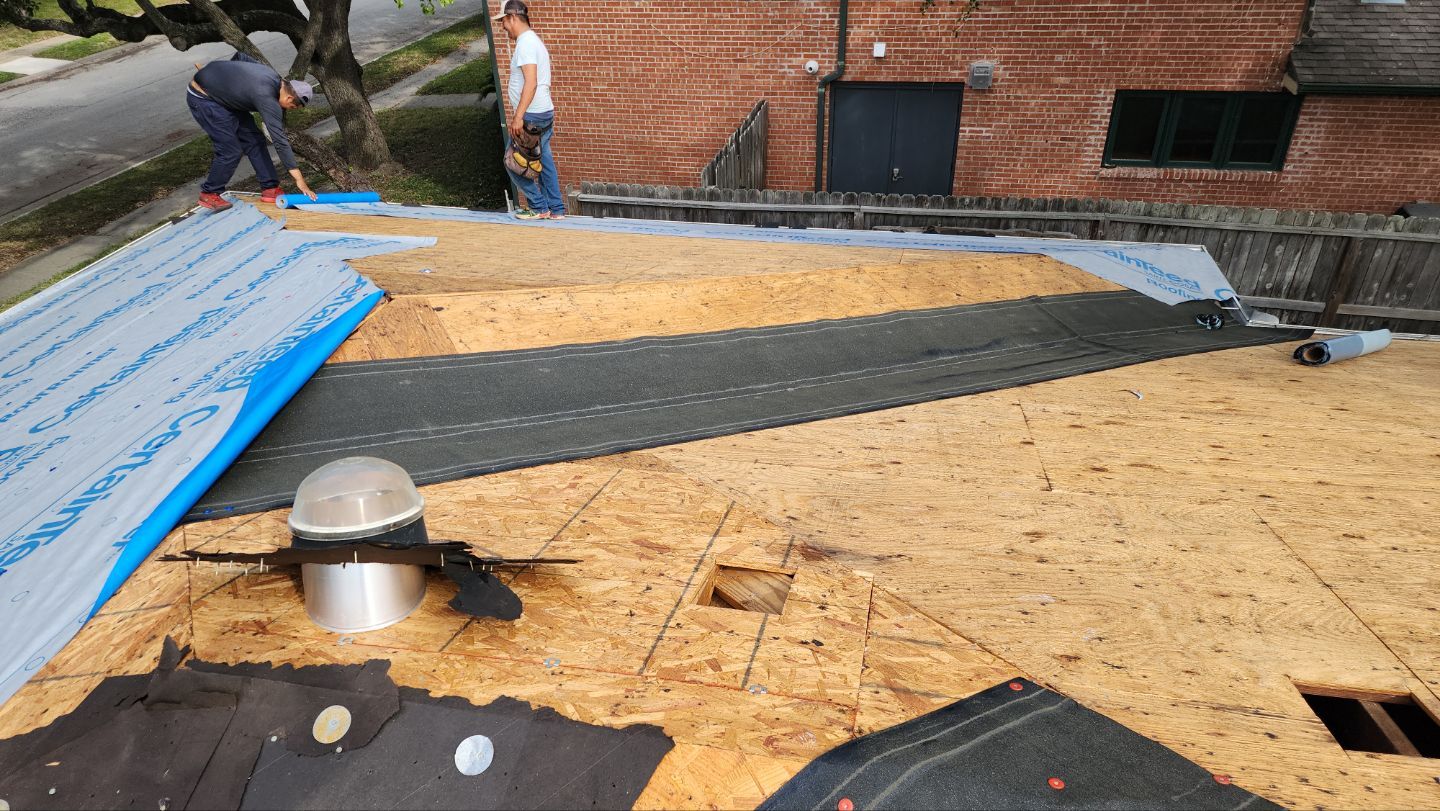 Residential Roofing Installation using Certainteed Landmark Moire Black by Galvan Roofing and Construction