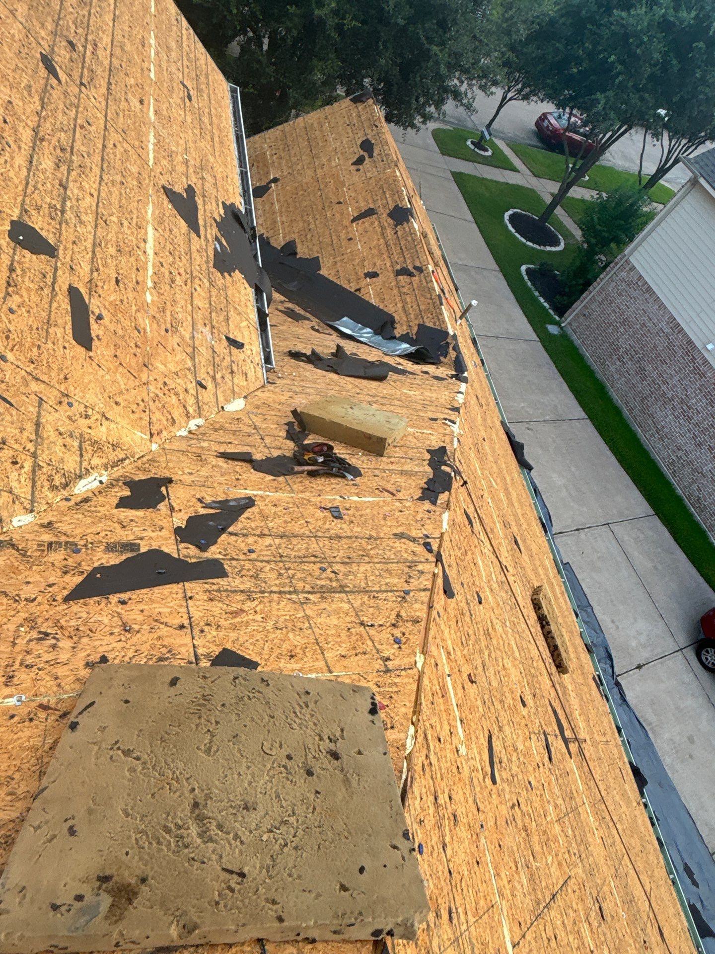 Residential Roofing Installation using Owen's Corning Duration (Lifetime) Shingles by Roof Repair Company