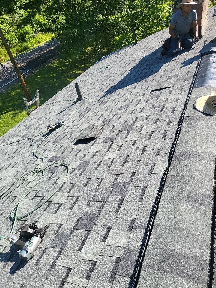 ATLAS PINNACLE COLOR: HEARTHSTONE by Eagle Eye Roofing