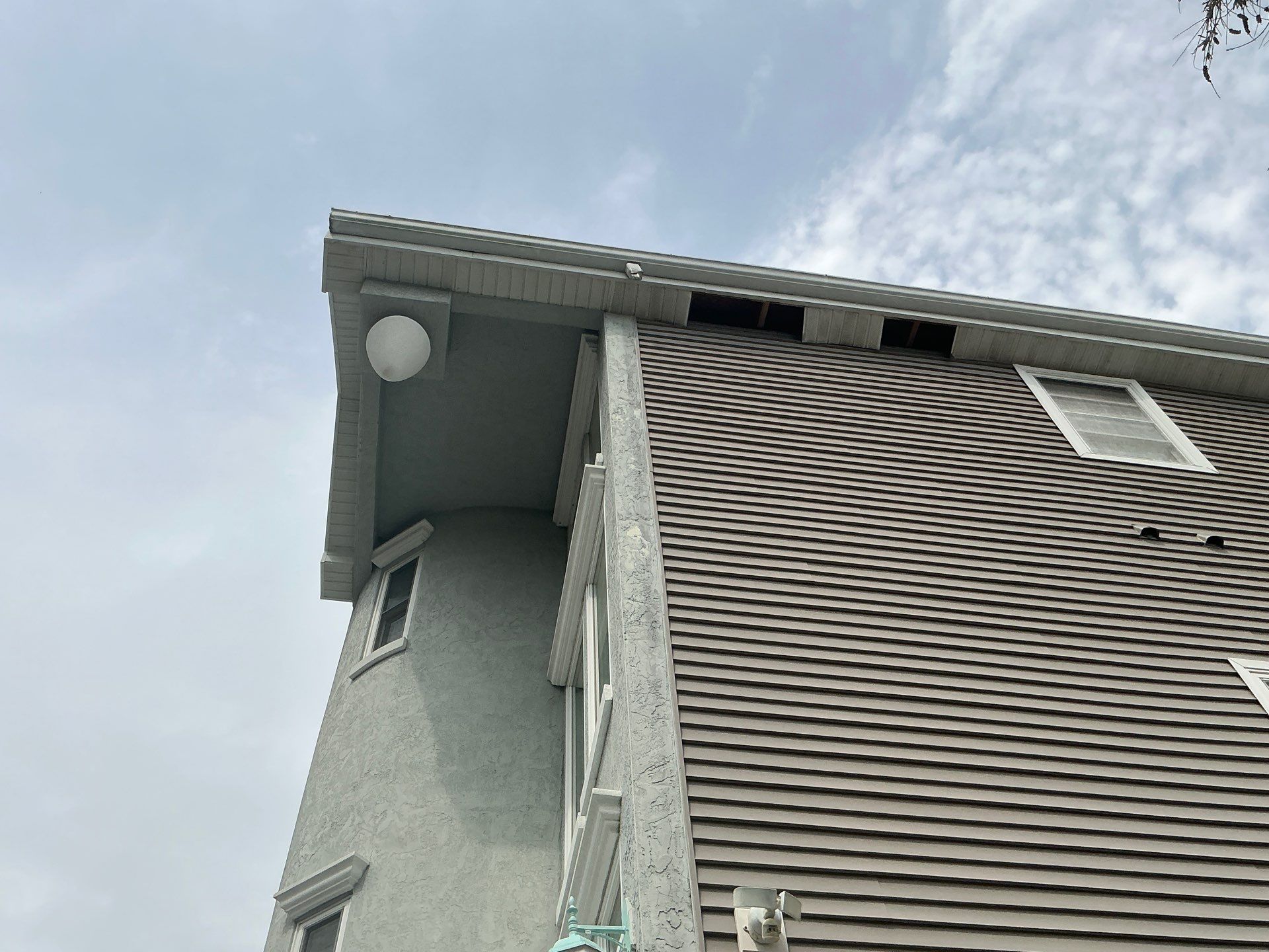 Assessment of the Condition of Gutters and Soffit and Fascia in Siesta Key FL by Gutter Professors