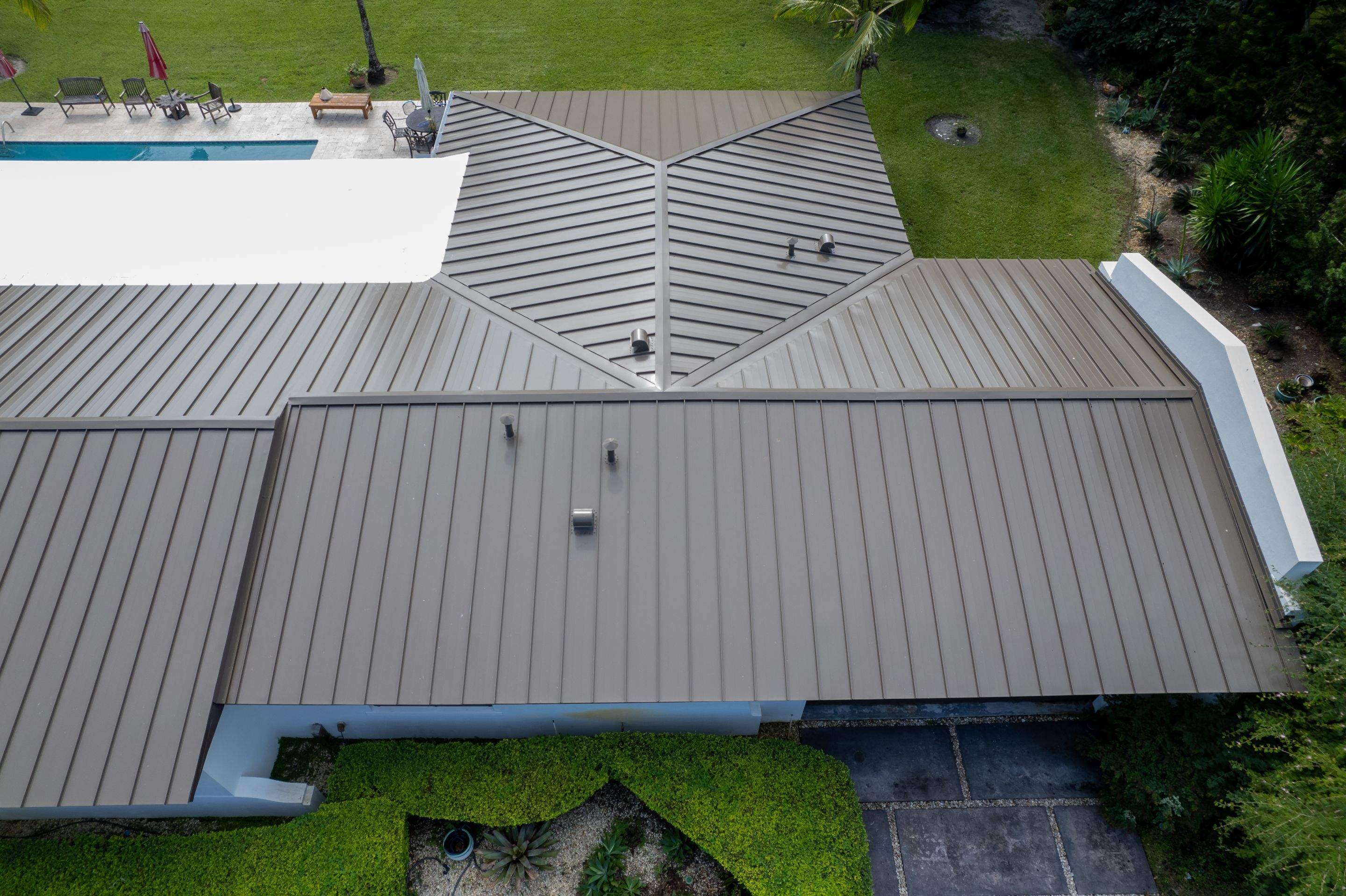 Metal Roof - Galvalume - Medium Bronze by Istueta Roofing