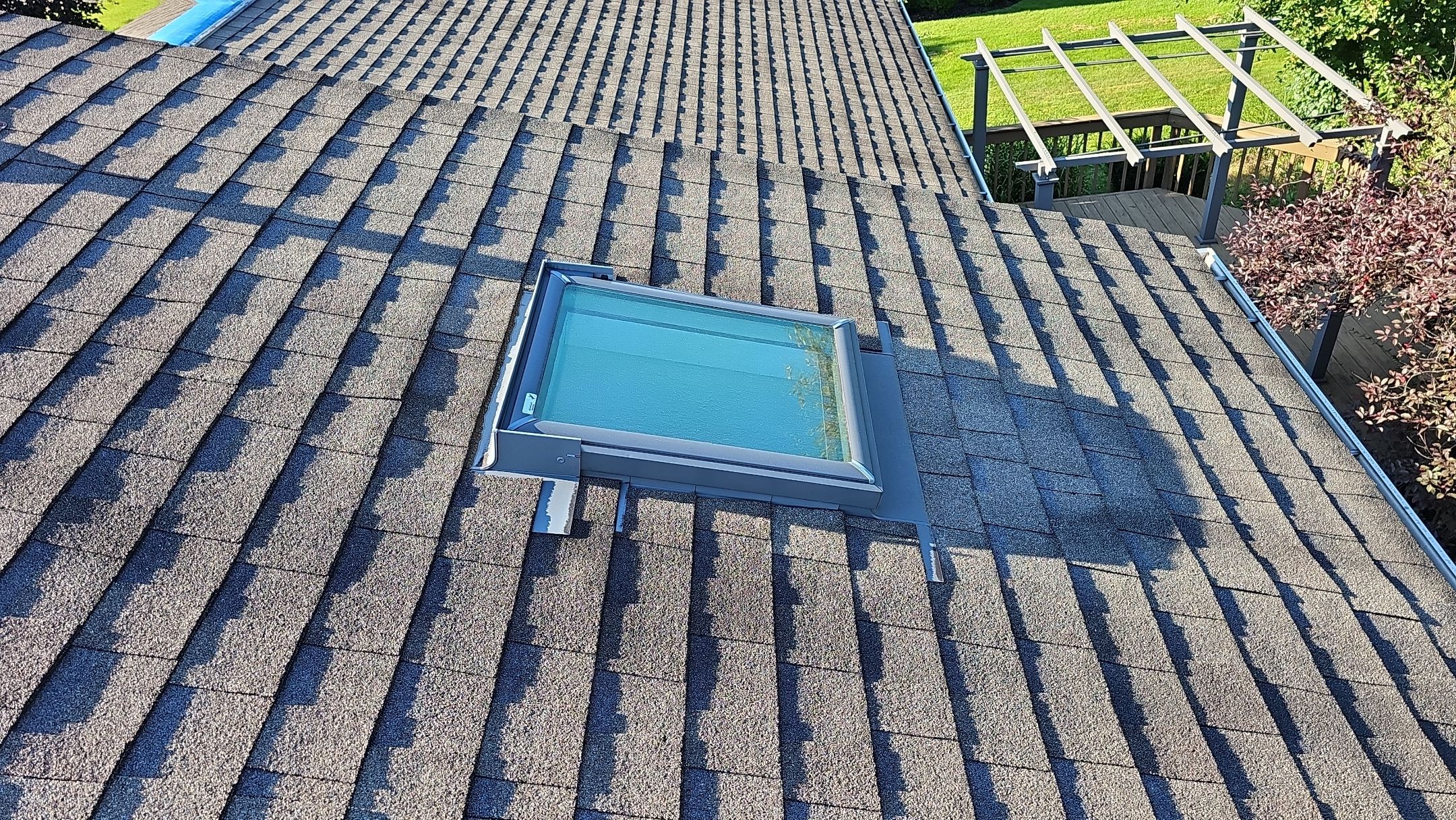 ATLAS PINNACLE COLOR: BLACK SHADOW by Eagle Eye Roofing
