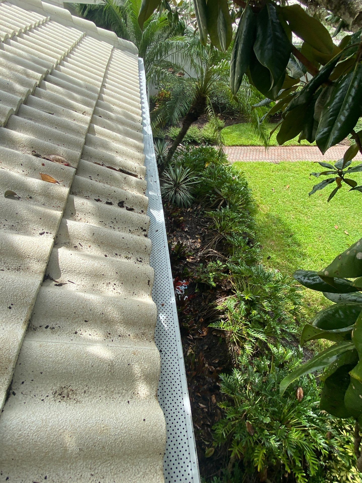 Leaf Guard using Gutter Guards for Florida Home by Gutter Professors