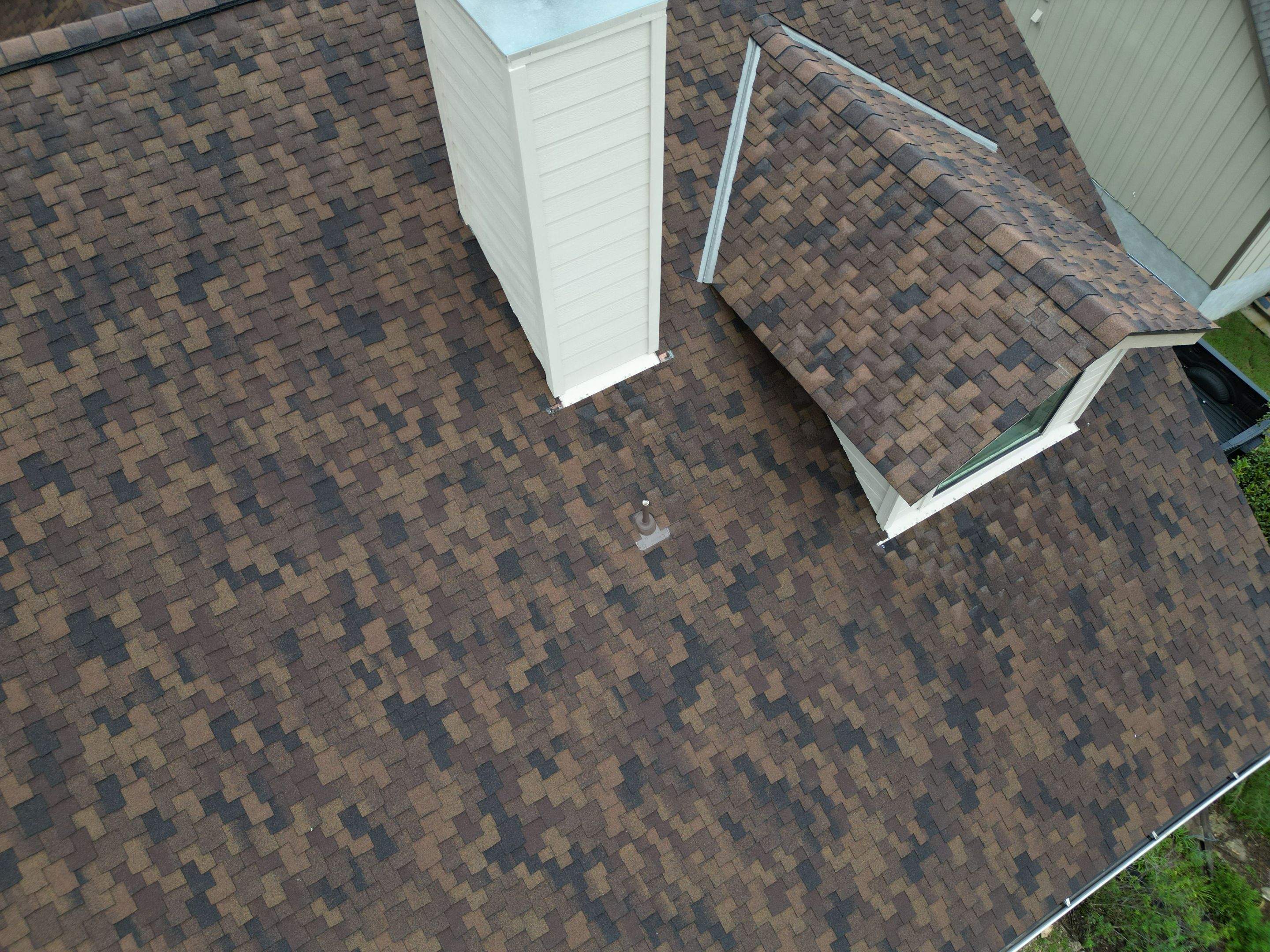 Aged Bark - CertainTeed Presidential Shake   by RoofsOnly.com