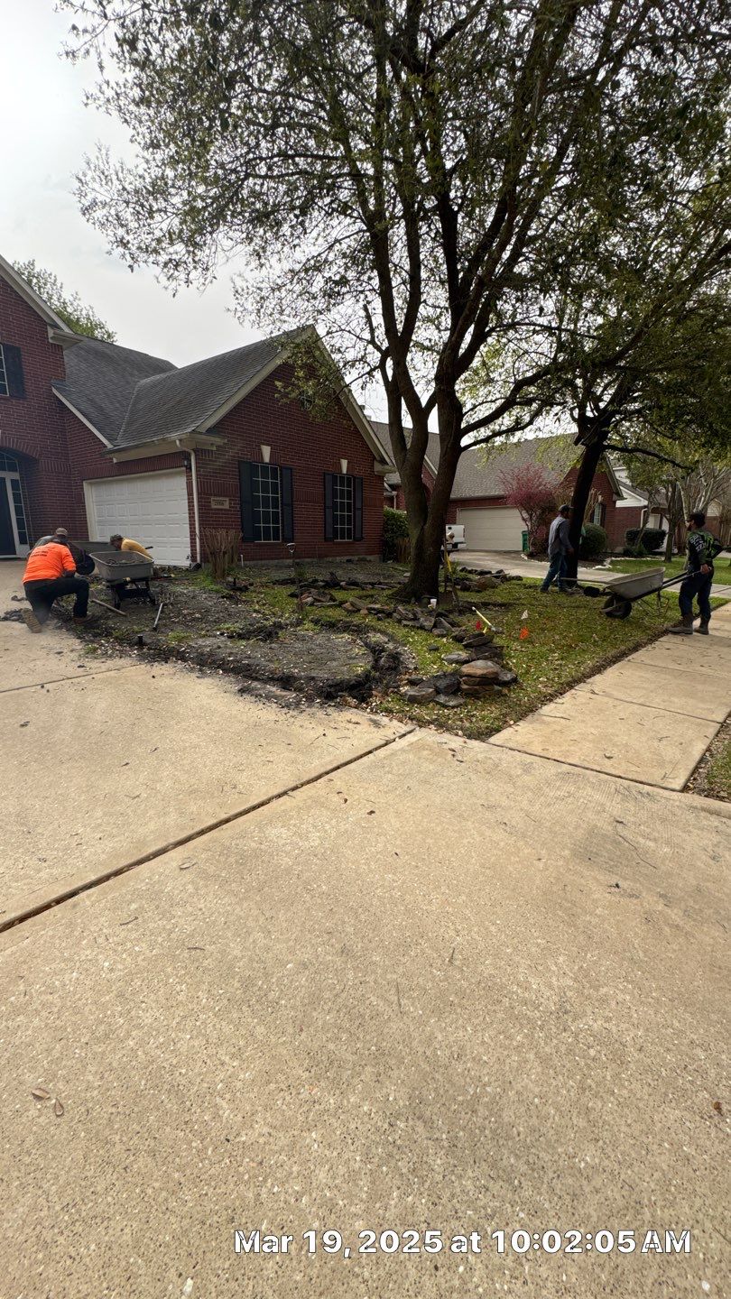 🌿 Mr. Kling – Front Yard Flower Bed Refresh & Backyard Walk Path by Texas Urban Elements