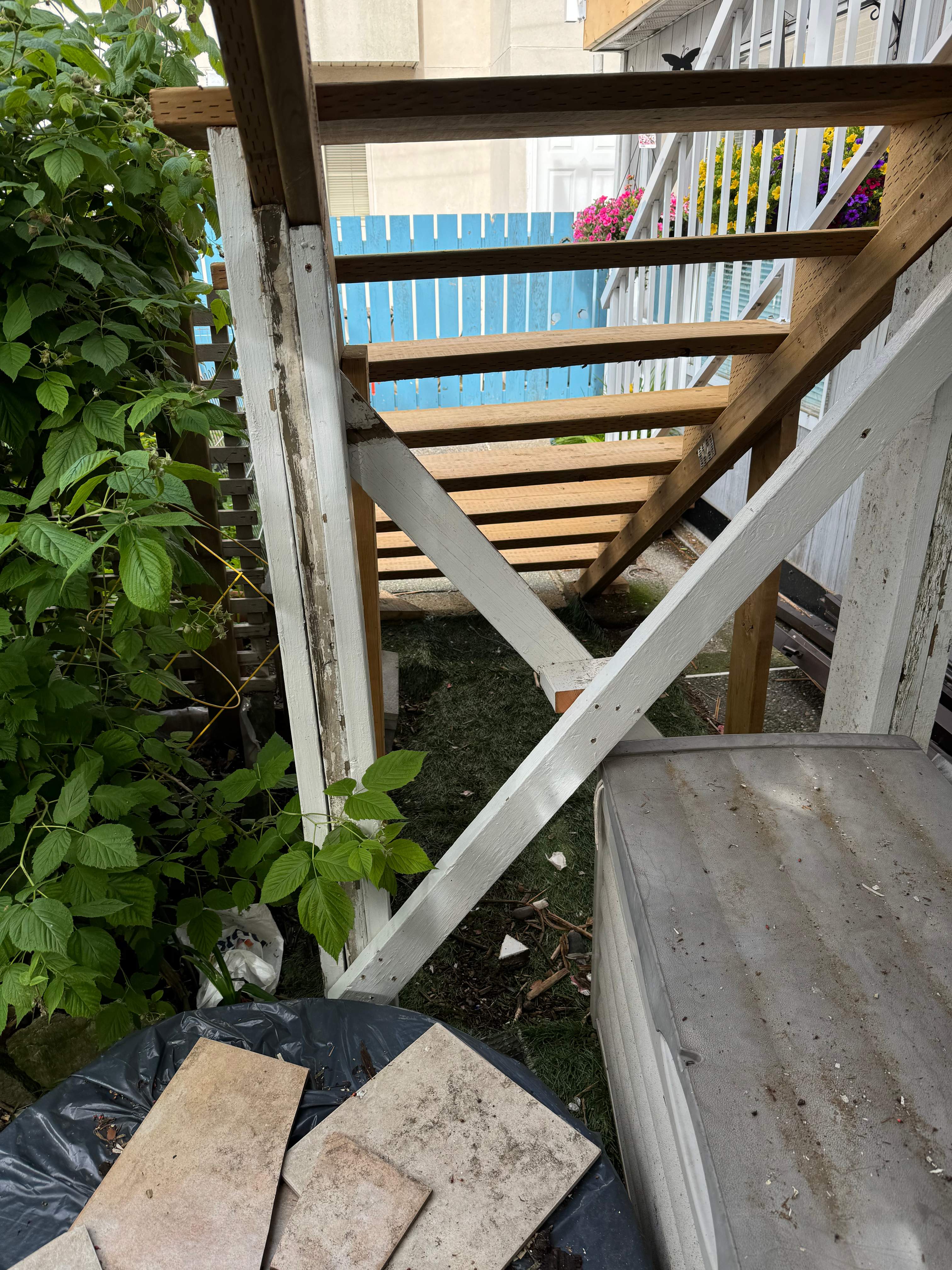 New Deck & New Set Of Stairs by YVR Construction Group