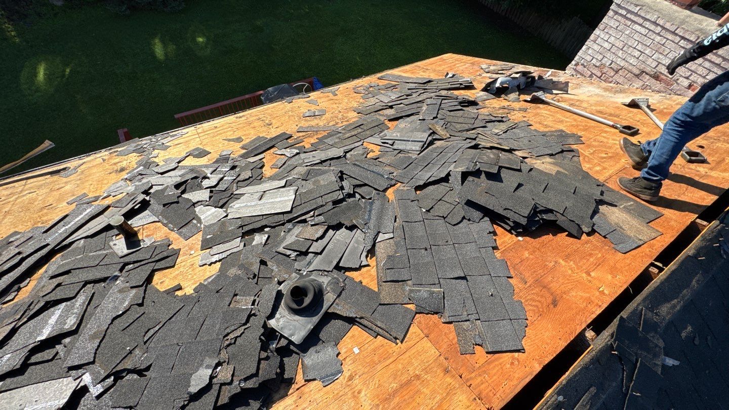 Roof Replacement using Owens Corning Onyx Black by 180 Contractors