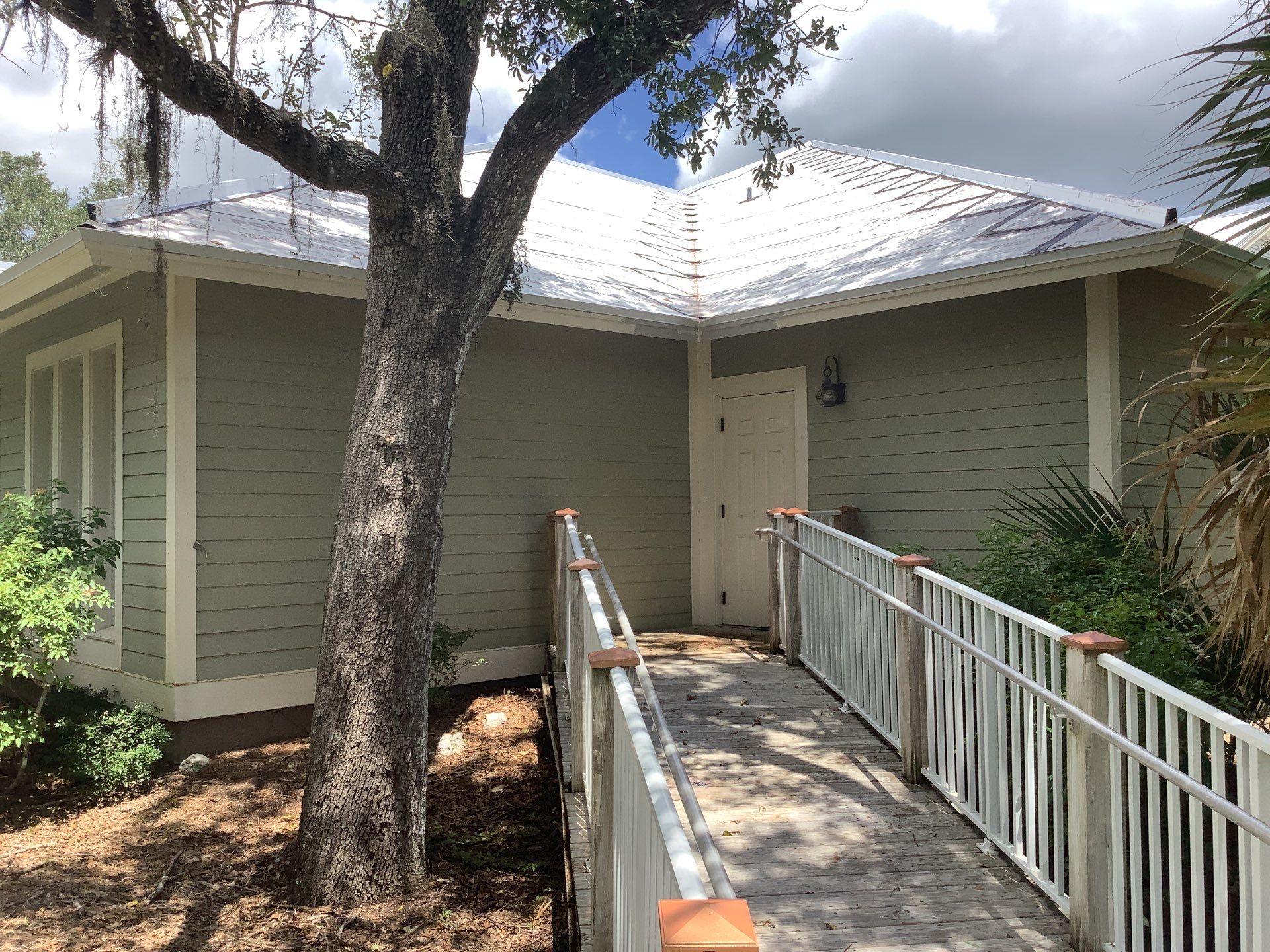7-Inch Smooth Box Seamless Gutters using smooth box gutters in Fort Myers FL by Gutter Professors