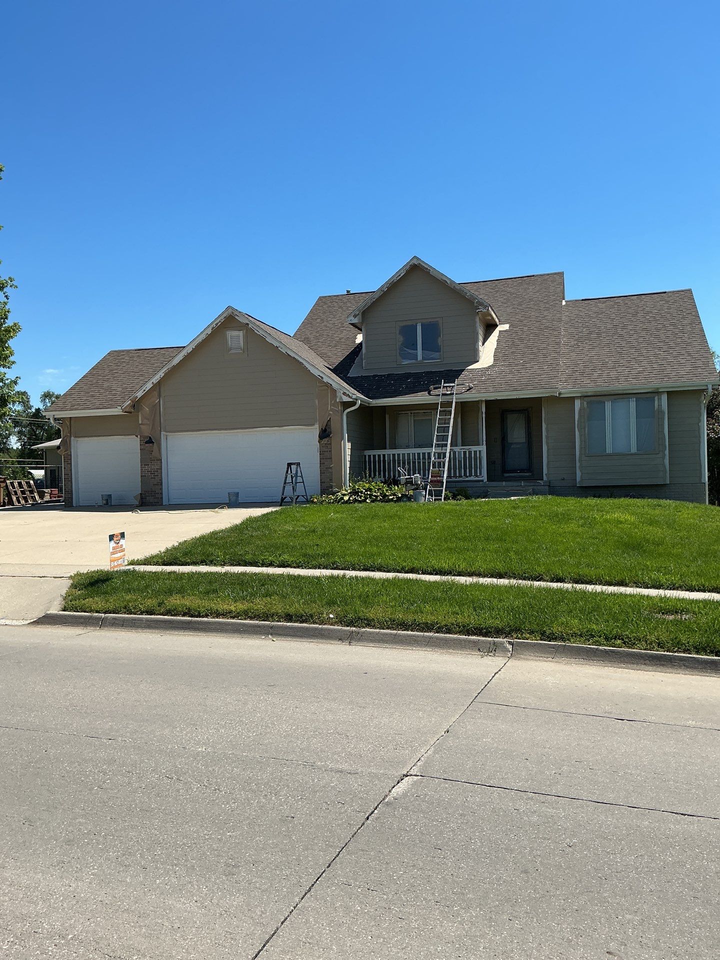 Residential Exterior Repaint  by Midwest Paint LLC