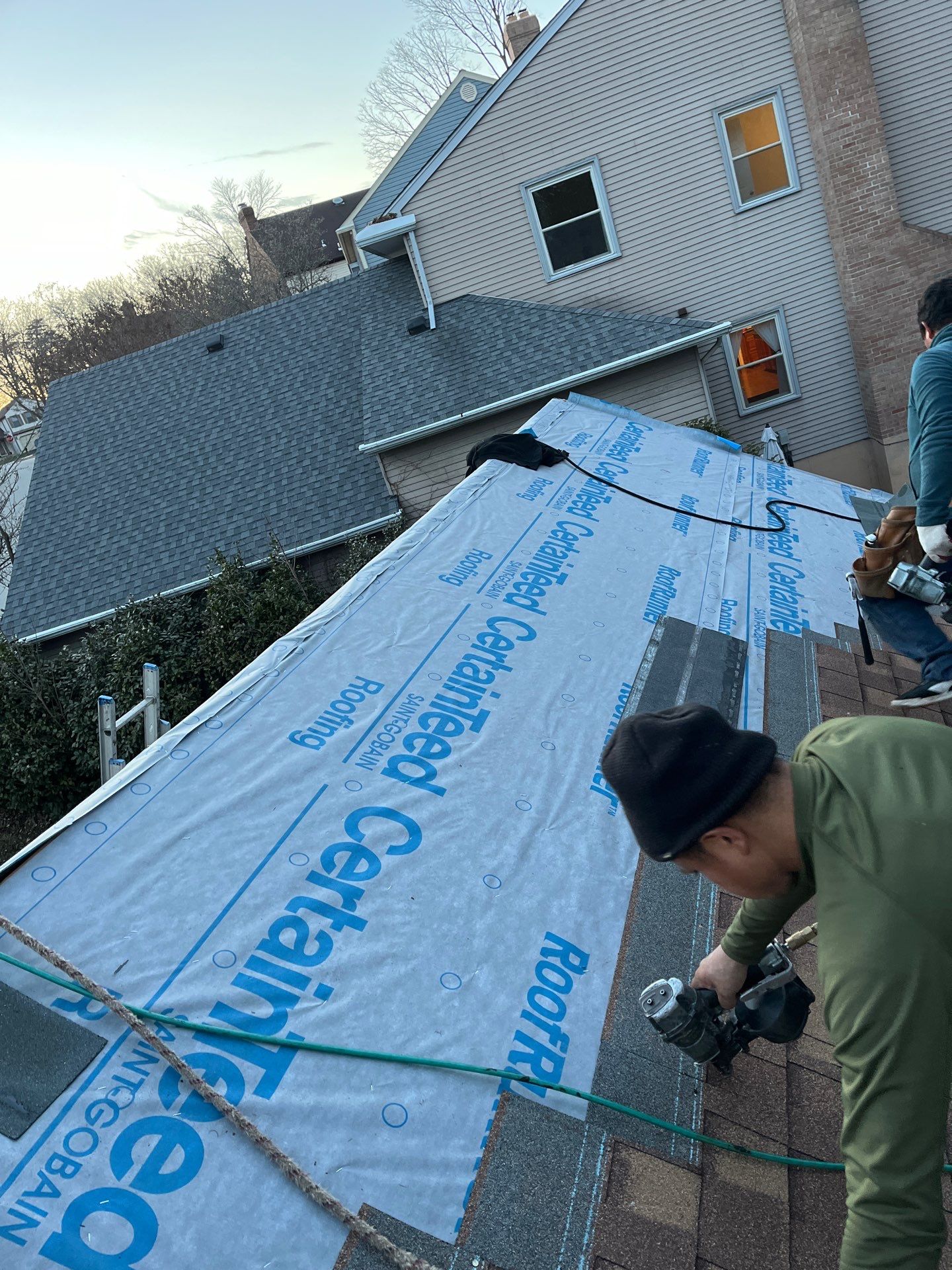 Springfield CertainTeed Landmark in Resawn Shake by RM Banning, Inc.