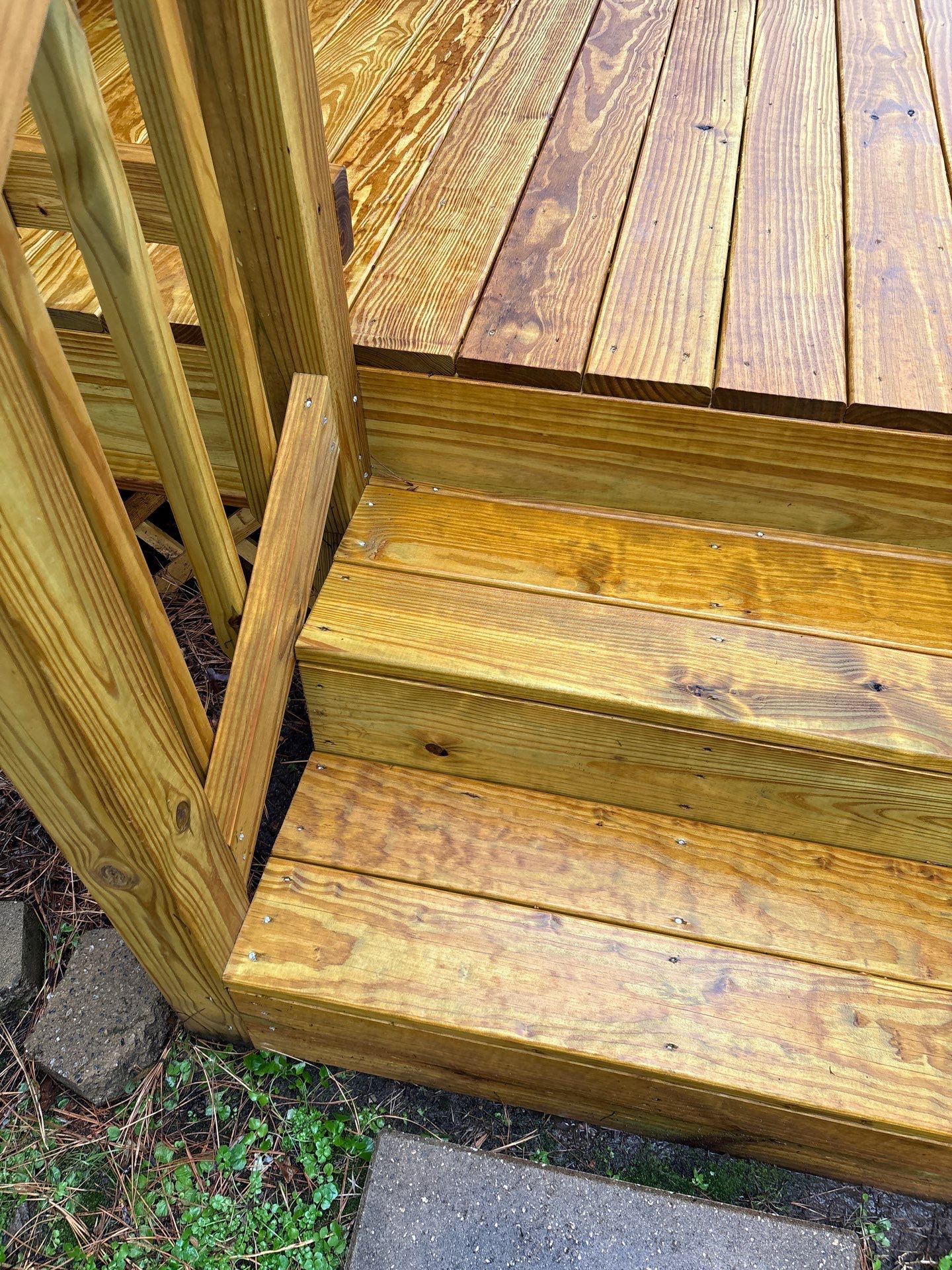 Wood Deck using Wood Sealant by DuraSeal