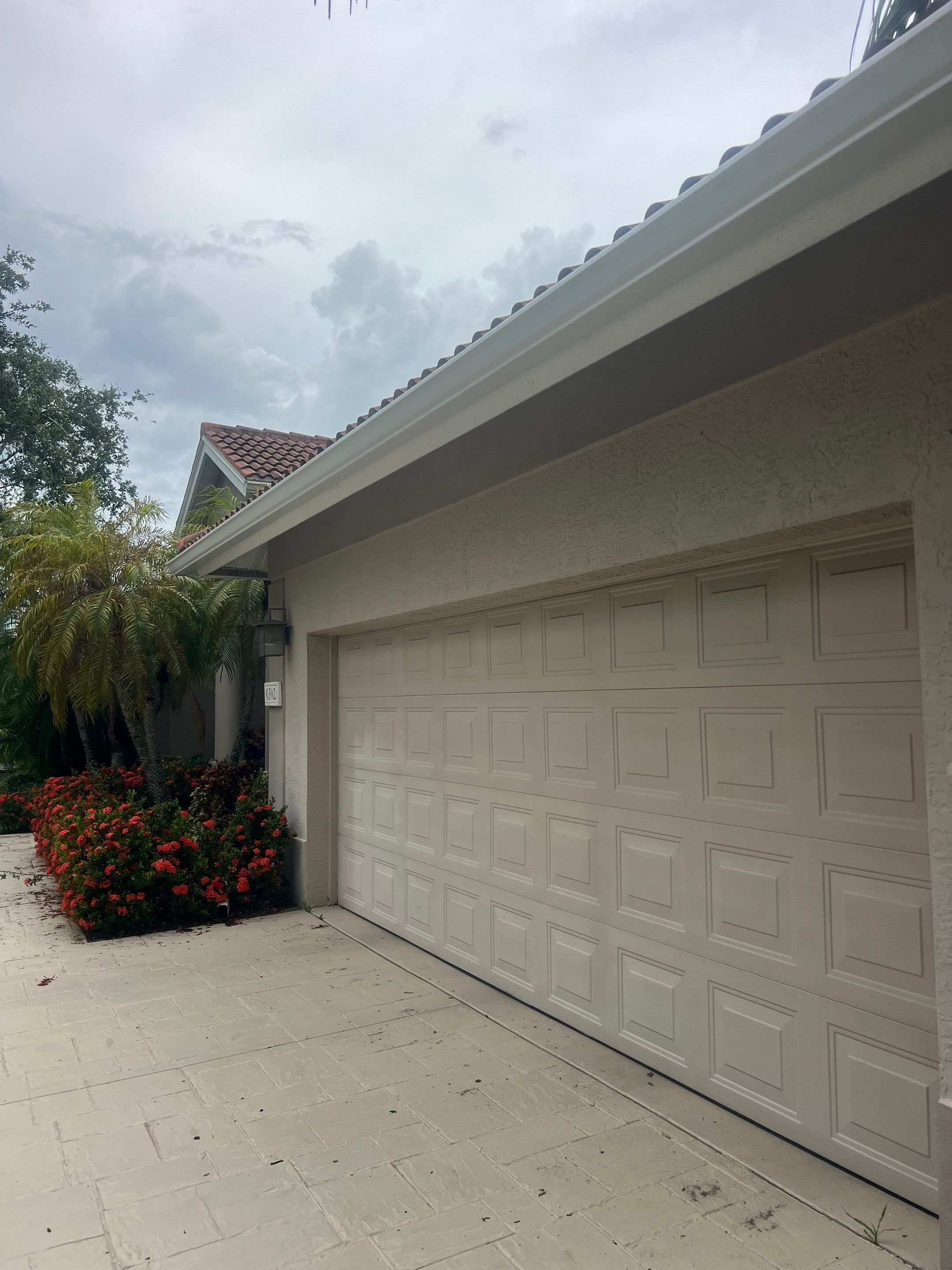 6-inch White Seamless Gutters Installation by Gutter Professors