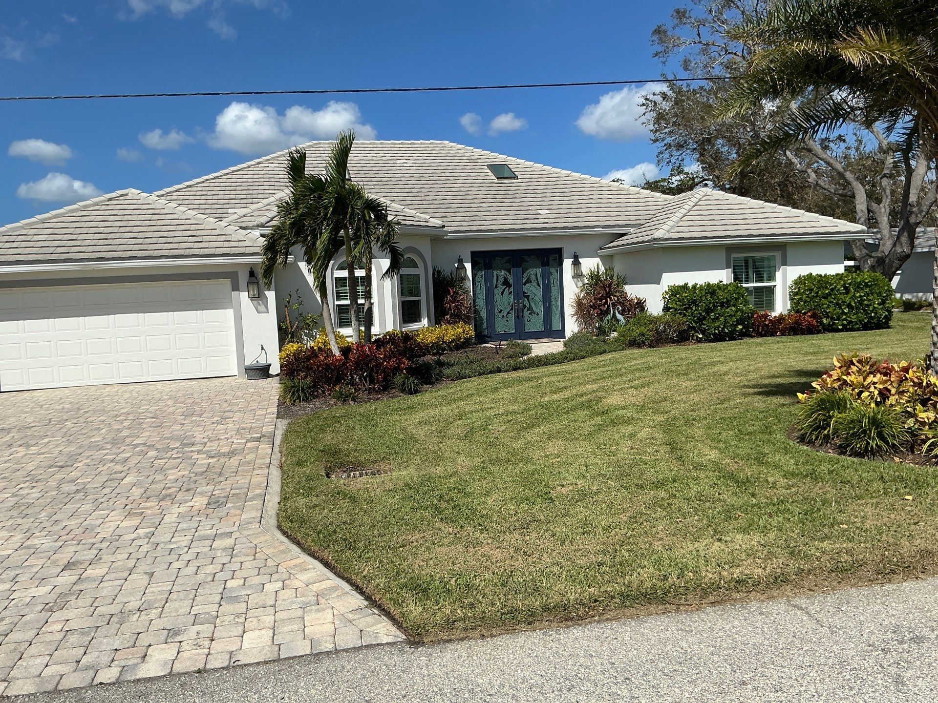 Soffit and Fascia Installation in Sarasota FL by Gutter Professors