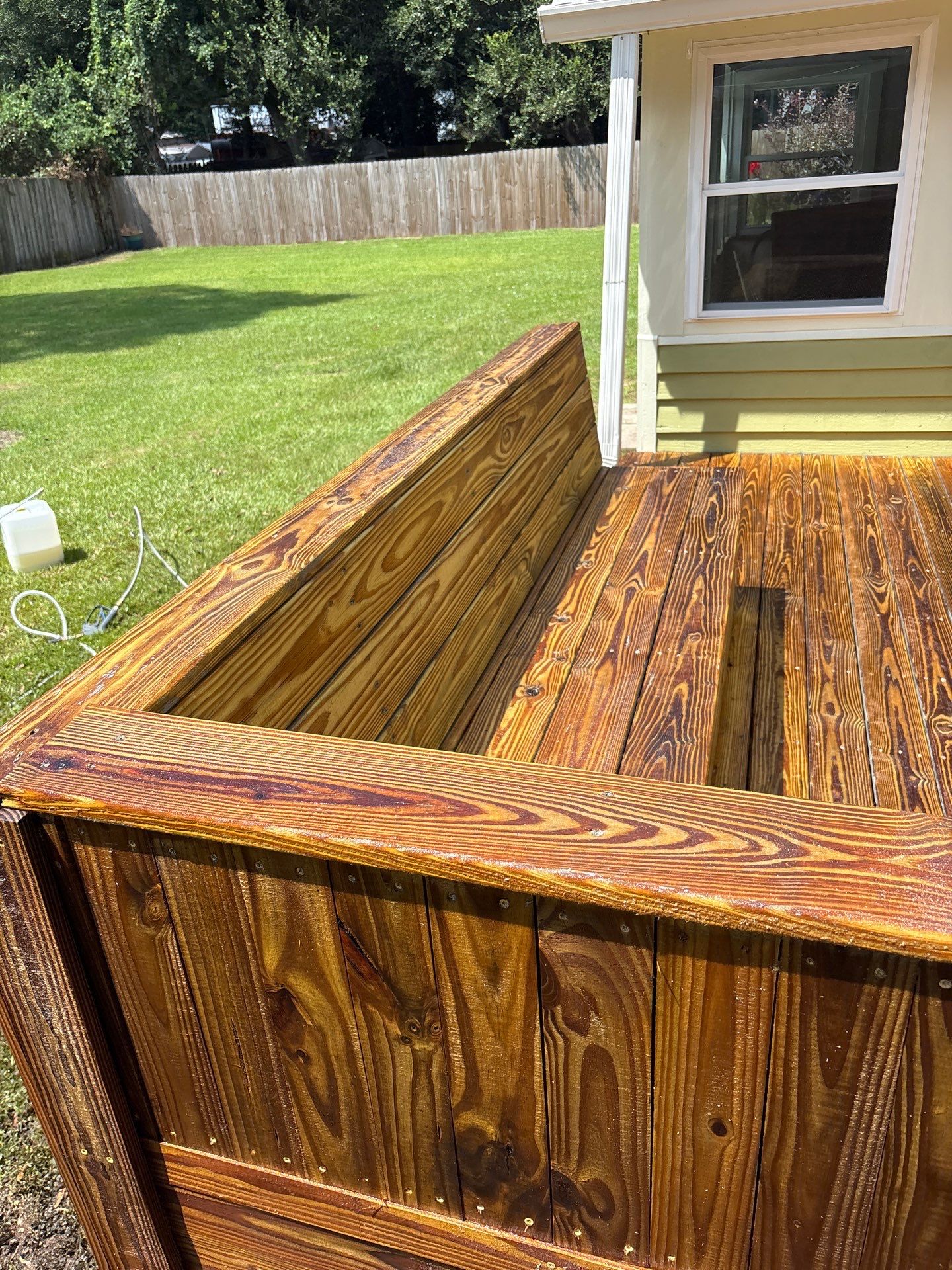 Wood Deck using Wood Sealant by DuraSeal
