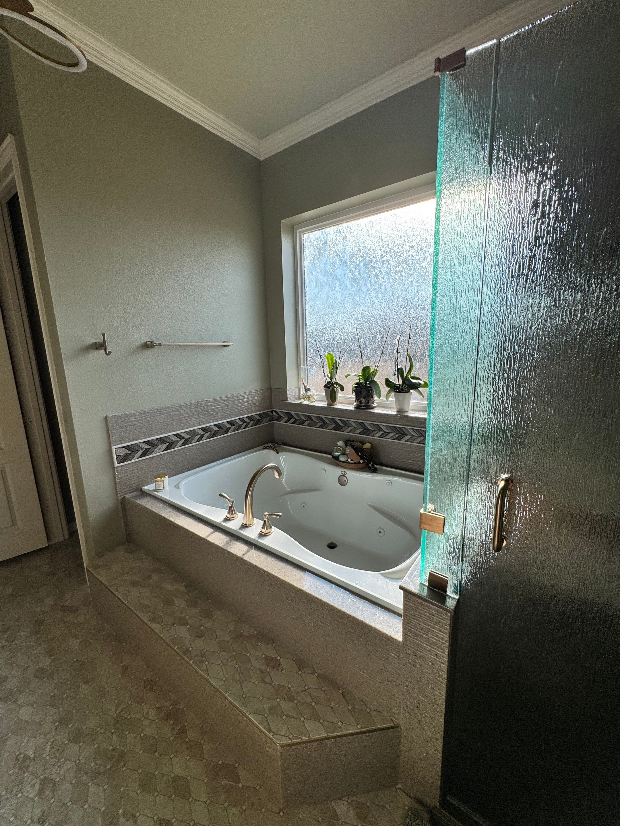 Full Master Bath (Onyx Collection) by New Bath Technologies