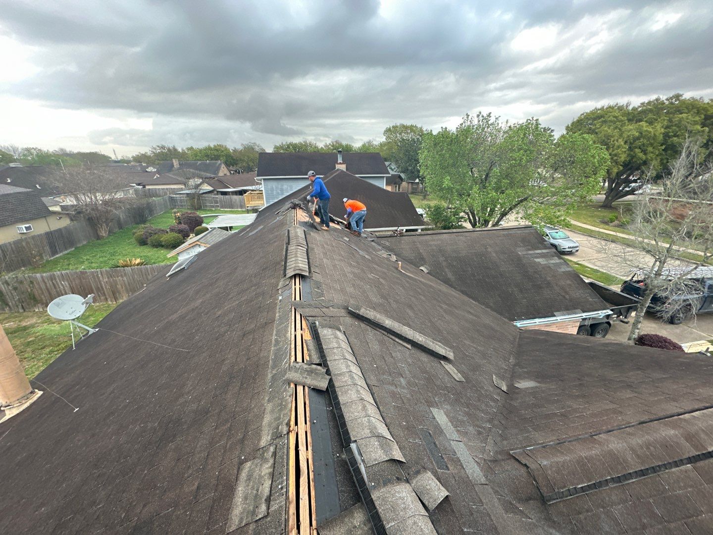 Residential Roofing Installation using Owen's Corning Duration (Lifetime) Shingles by Roof Repair Company