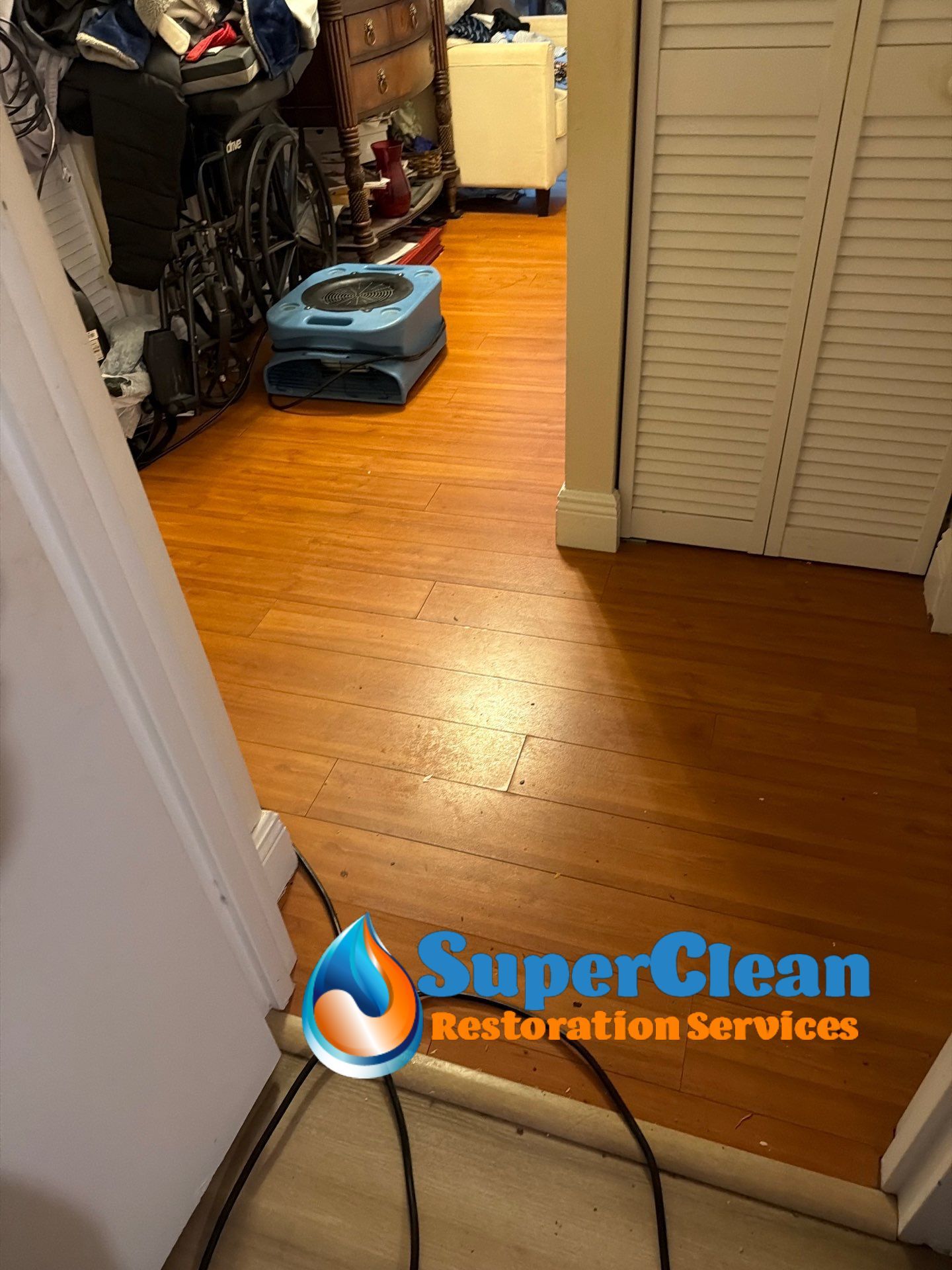 Water Damage Restoration and Floor Drying in Fort Lauderdale Unit by SuperClean