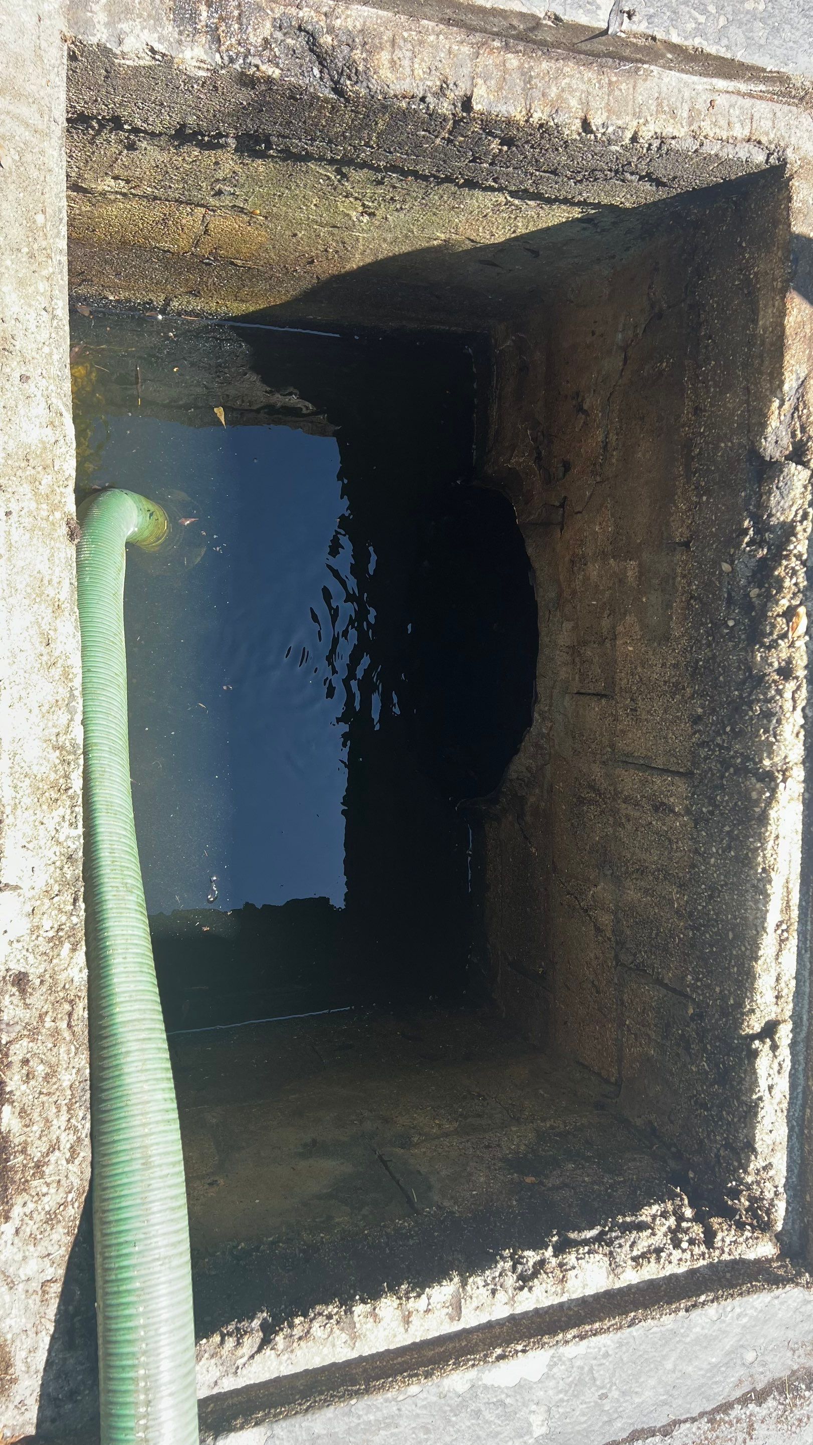 Marco Island Condo Stormwater System Maintenance and Standing Water Removal by APS Power & Water