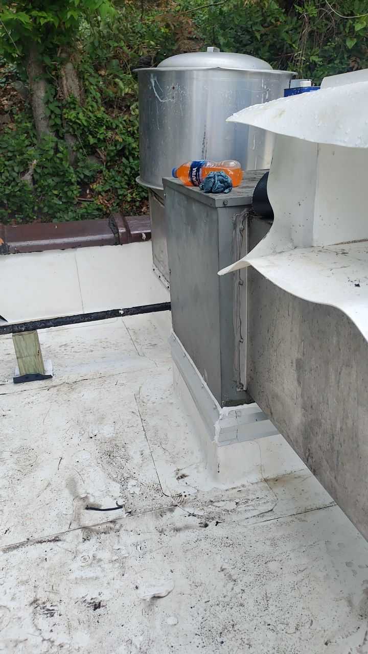 Grateful Head Pizza by Hostetler Roofing