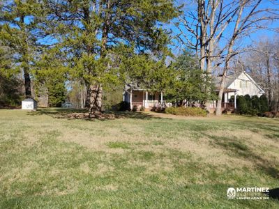 Yard maintenance in Rougemont