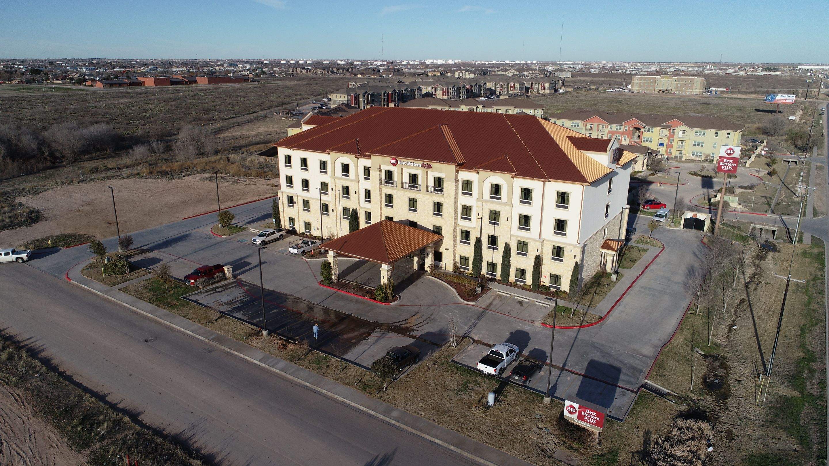 Commercial Roof Replacement for Best Western using Standing Seam Roofing - Midland, TX by Roof Experts