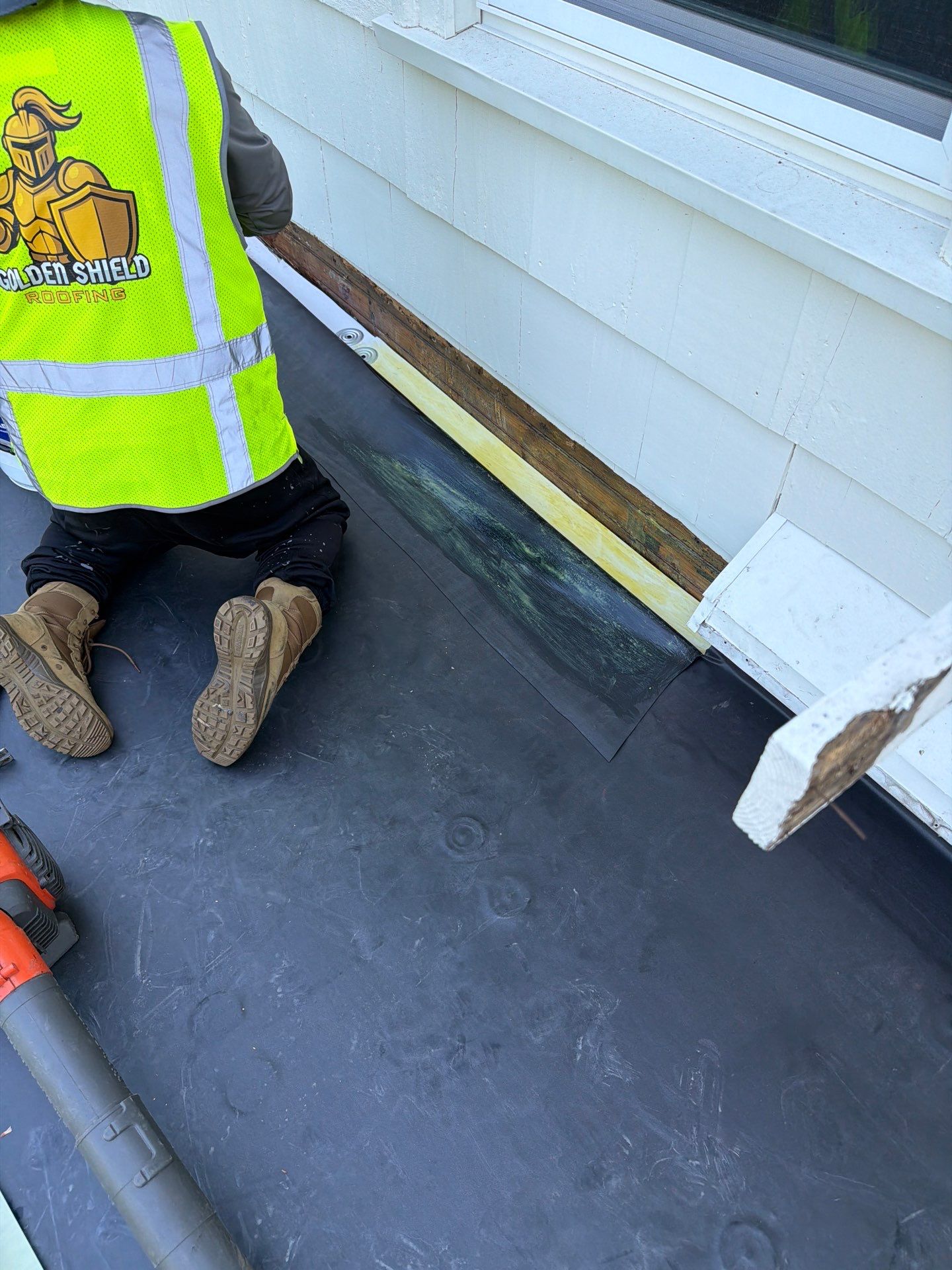 Owens Corning Duration: Slatestone Gray + Cedar Shingles + EPDM in Middletown by Golden Shield Roofing