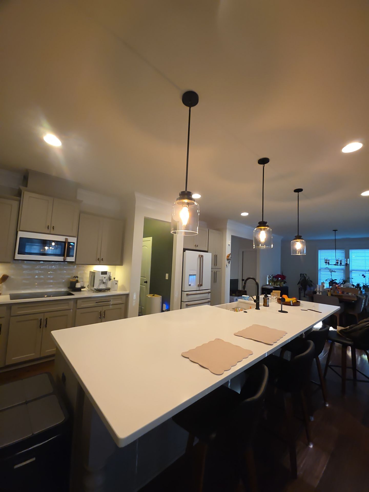 From Dated to Dazzling: A Bright Kitchen Transformation in Holly Springs by Elite Remodeling and Design LLC