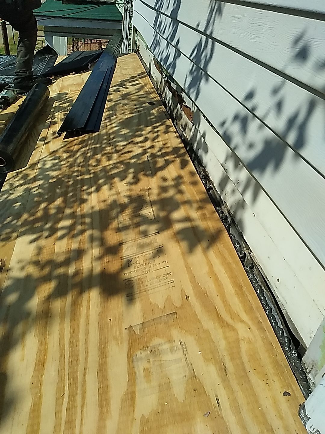 Residential Roofing Installation using Owens Corning® Oakridge Estate Gray by Indigo State Roofing