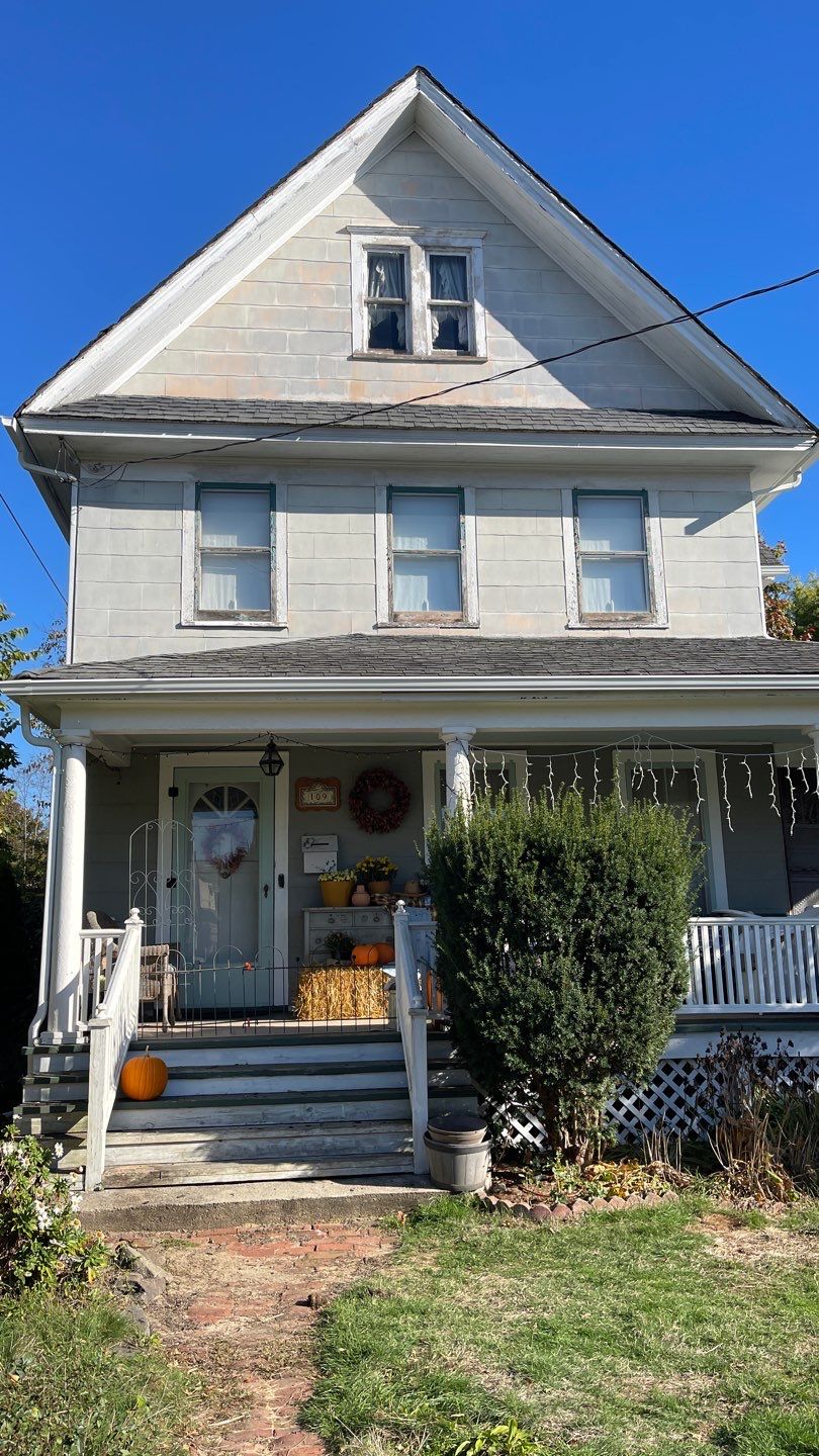 Full House Installation 5" white seamless gutters 2x3 leaders using 5"white K style seamless gutters and 2x3 white leaders by Above All Gutters 
