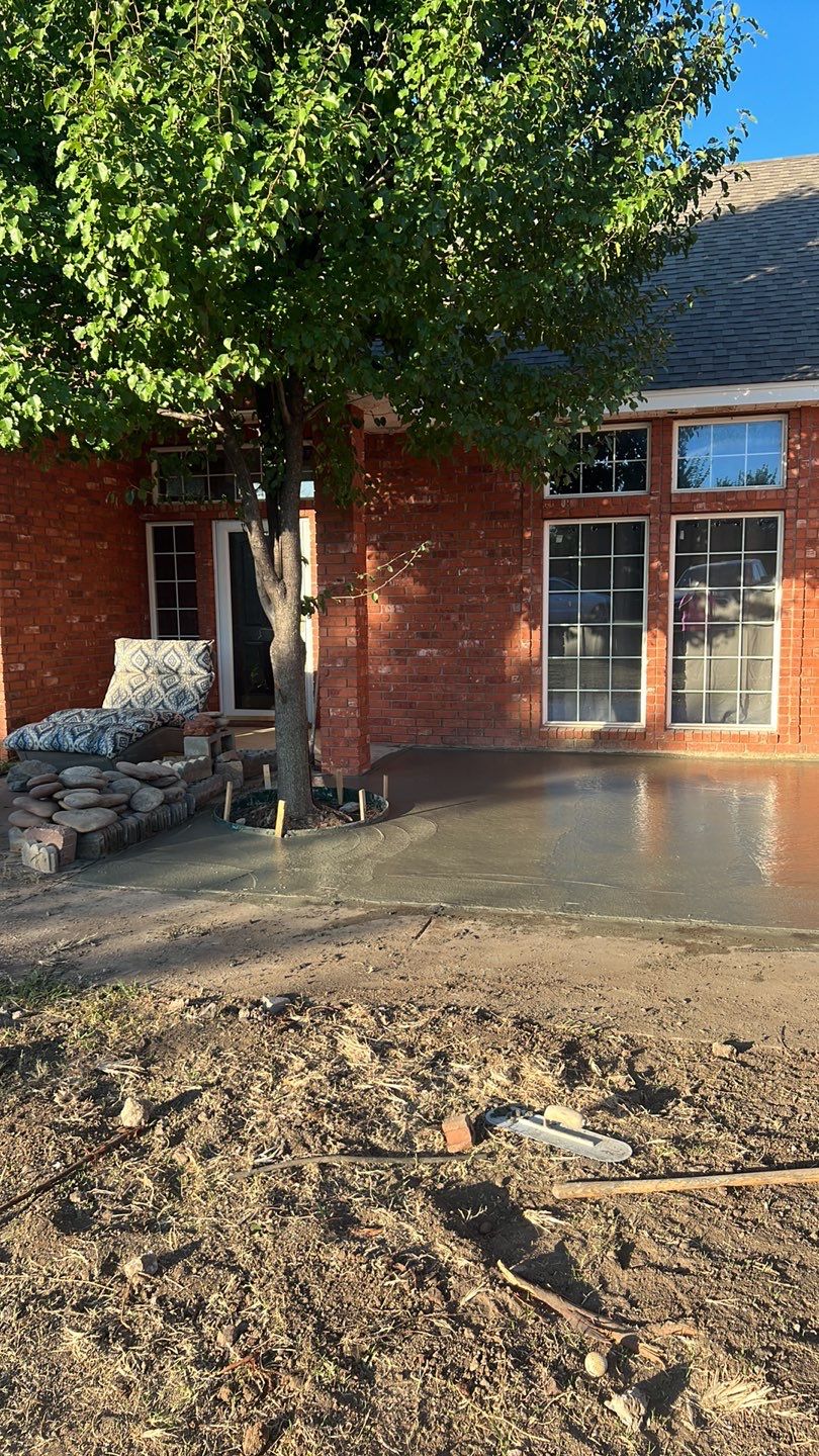 1000' Drive and Patio using Concrete by Clays Services Inc