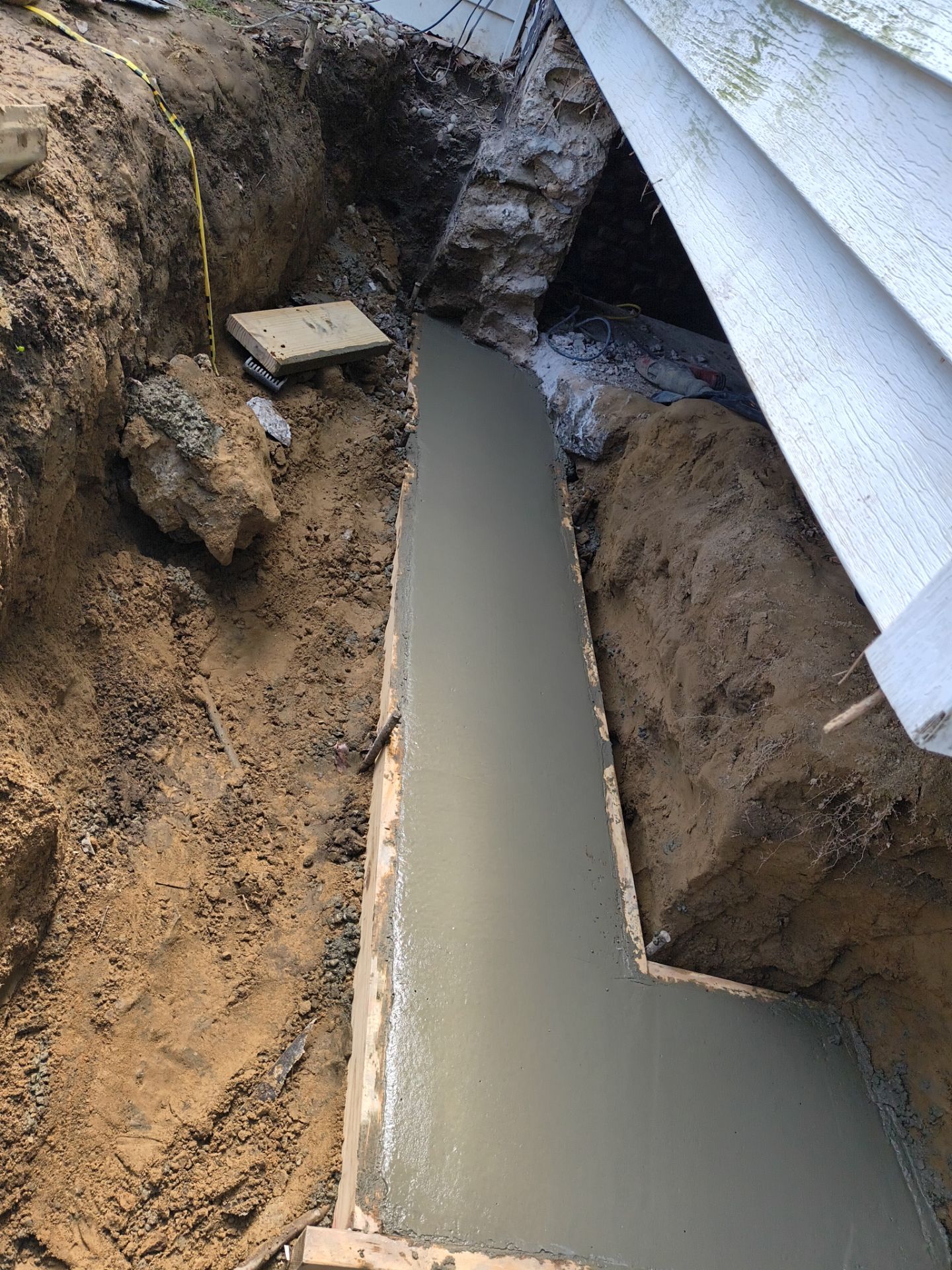 Crawl Space Interior/Exterior Waterproofing by Toledo Basement Repair 