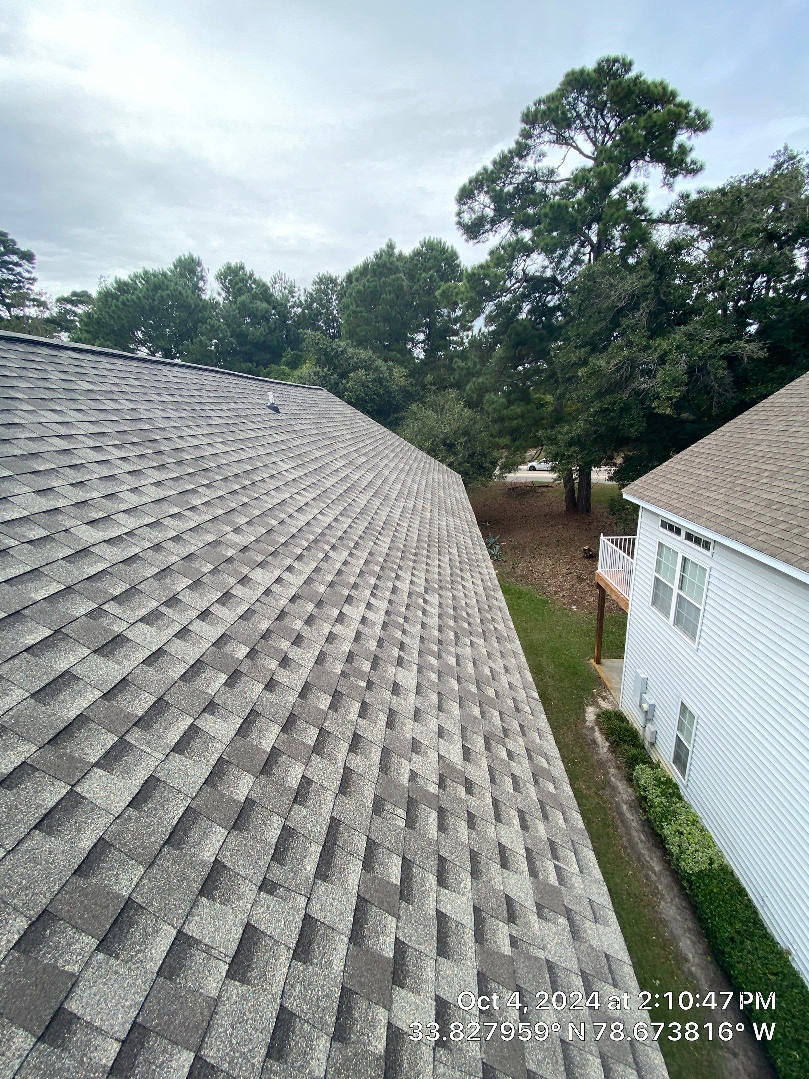 GAF HDZ - Weathered Wood by Linta Roofing Inc