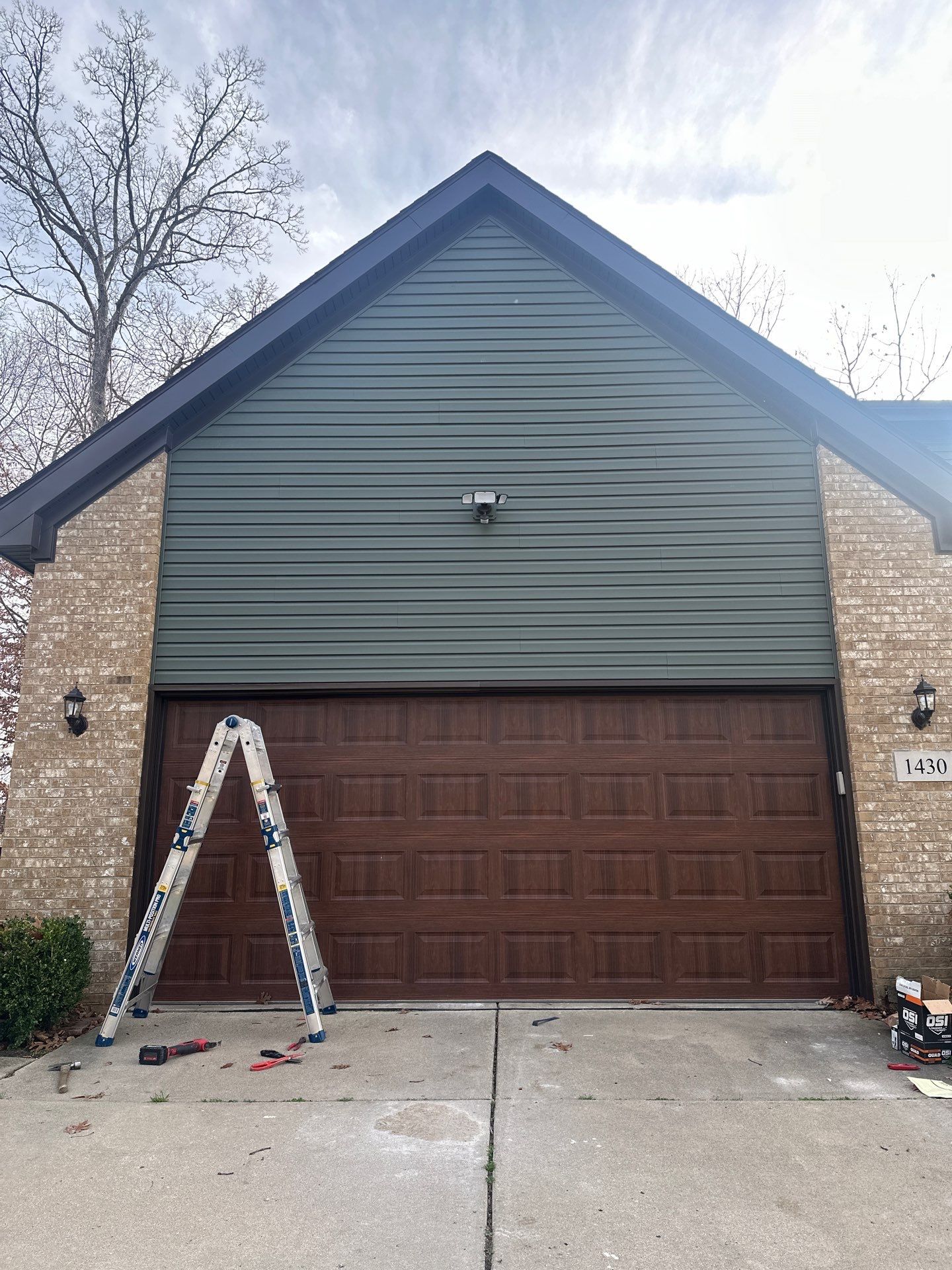Siding Replacement using Alside Odyssey D4" by 180 Contractors