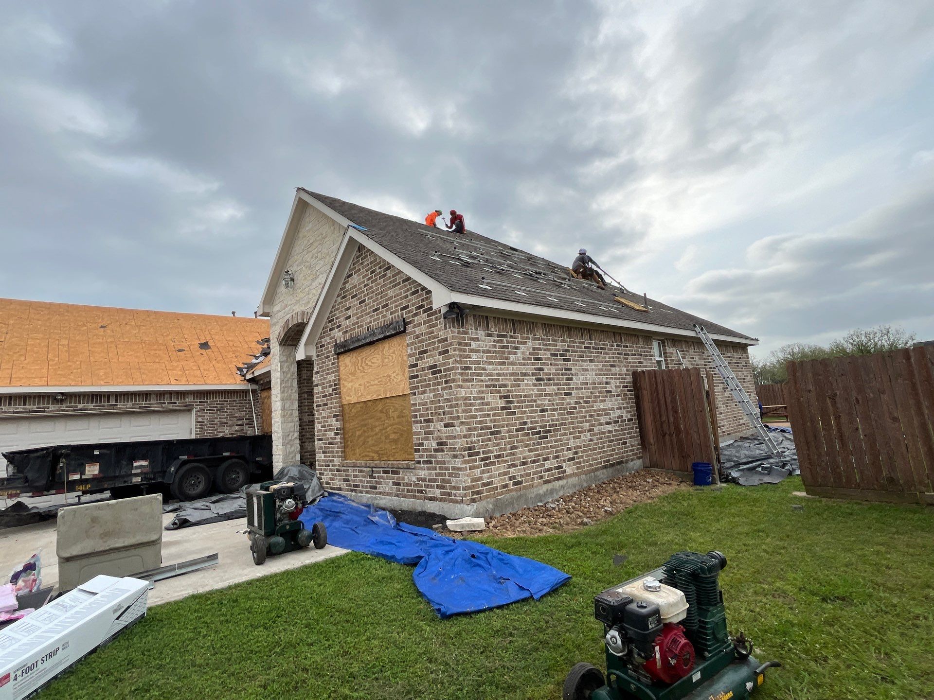 Hail Damage using Owen's Corning Duration (Lifetime) Shingles by Roof Repair Company