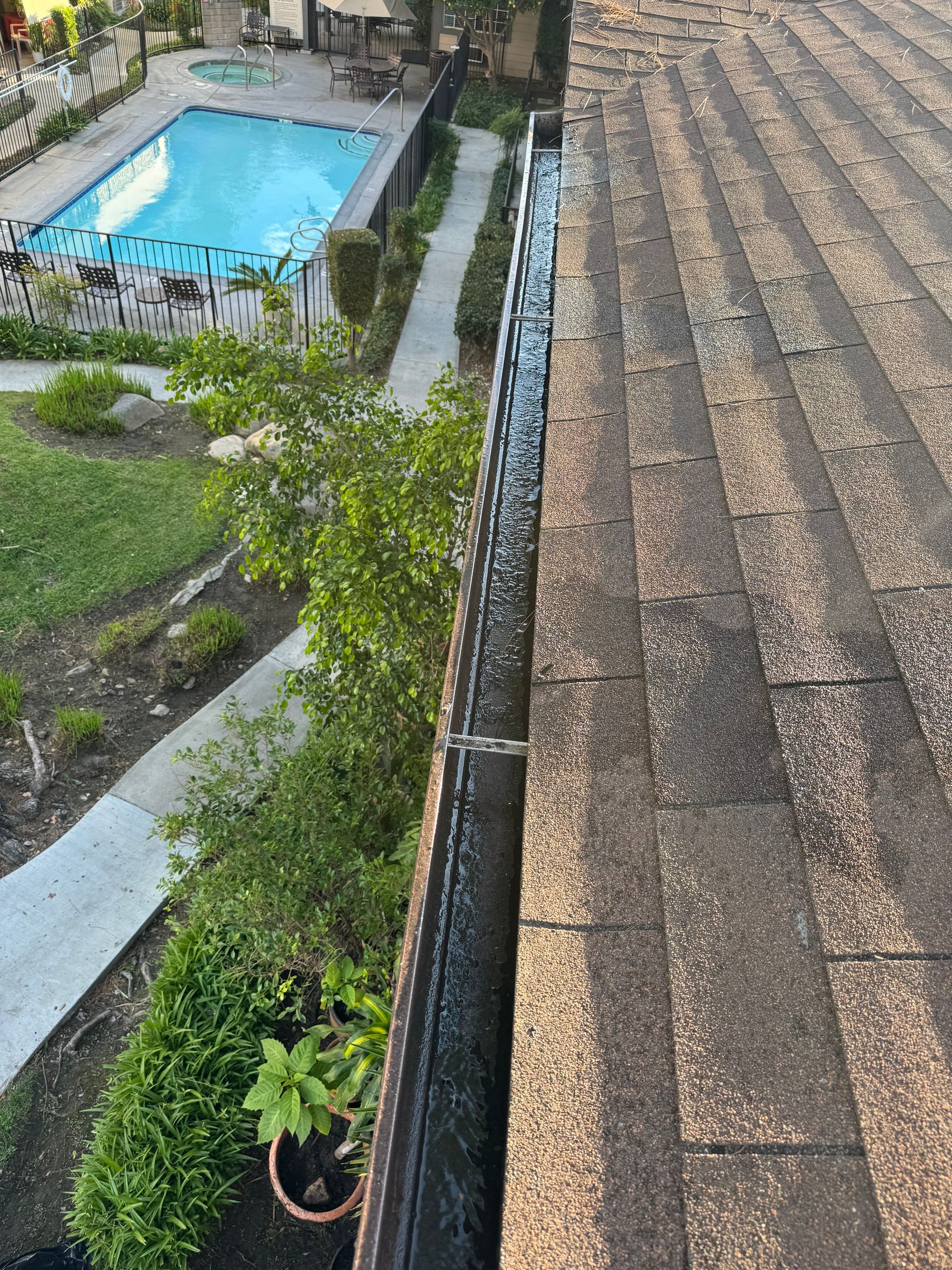 Commercial gutter cleaning Ontario & Rancho Cucamonga, CA after photo with clean gutters