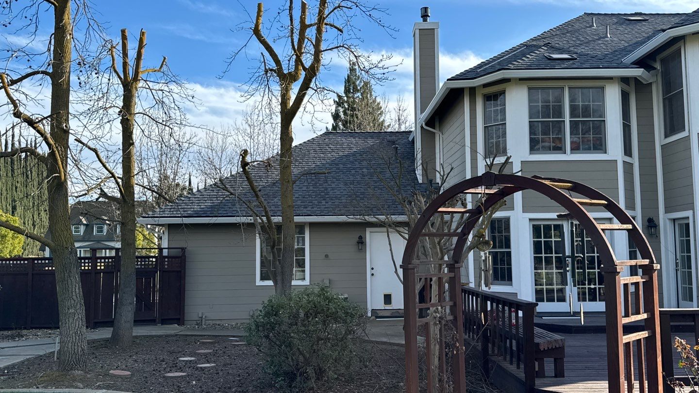 New shingles and gutters using GAF Timberline HDZ shingles and aluminum gutter by Straight Edge Roofing Inc