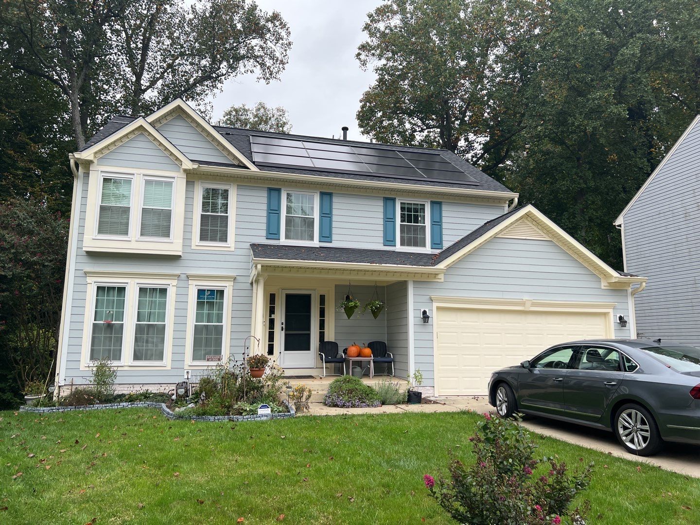 Exterior Home Makeover using GAF Timberline HDZ, GAF Decotech, and James Hardie Siding by American Home Contractors