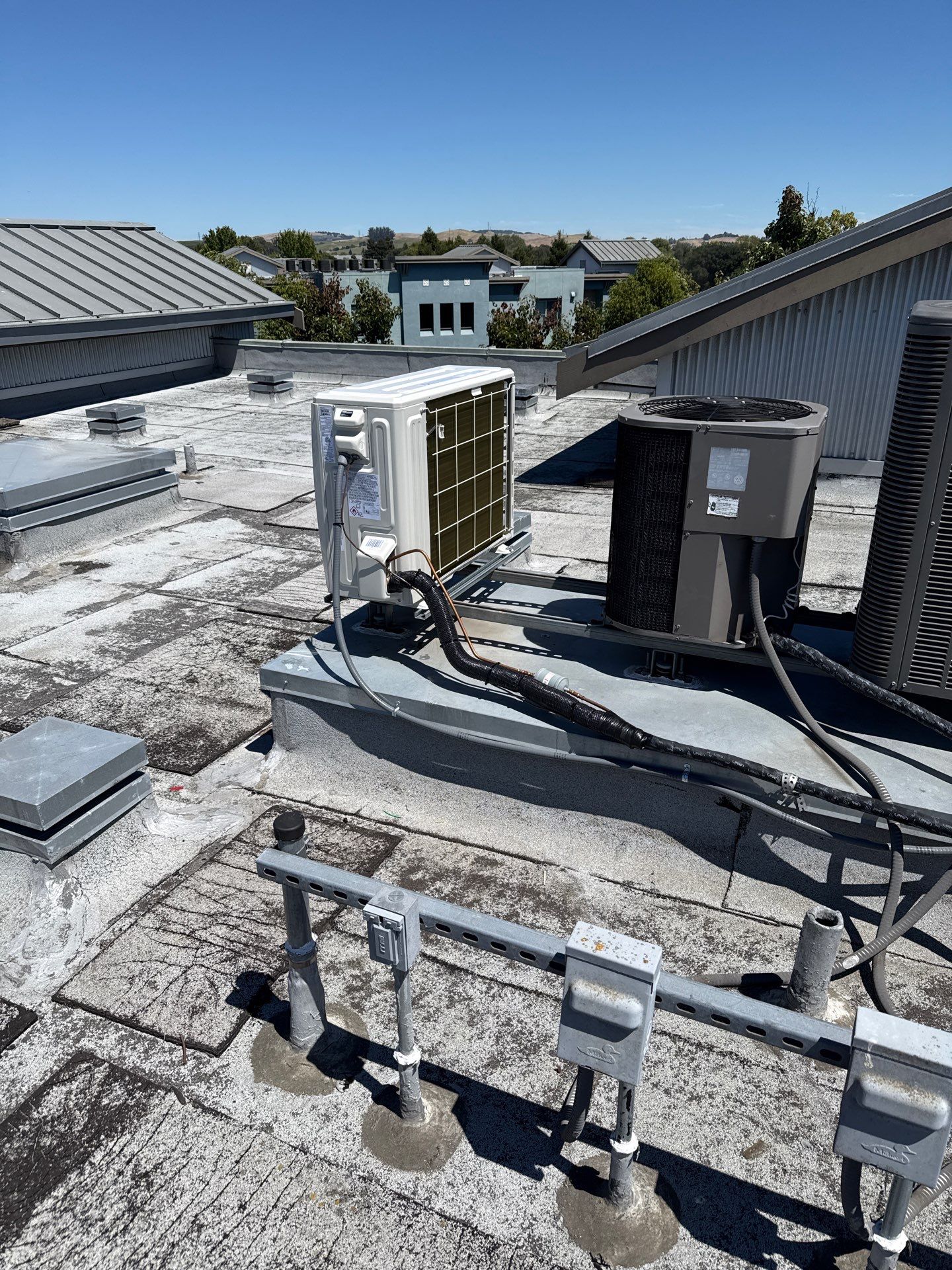 AC Replacment On Roof In Petaluma by Green Core Heating & Air