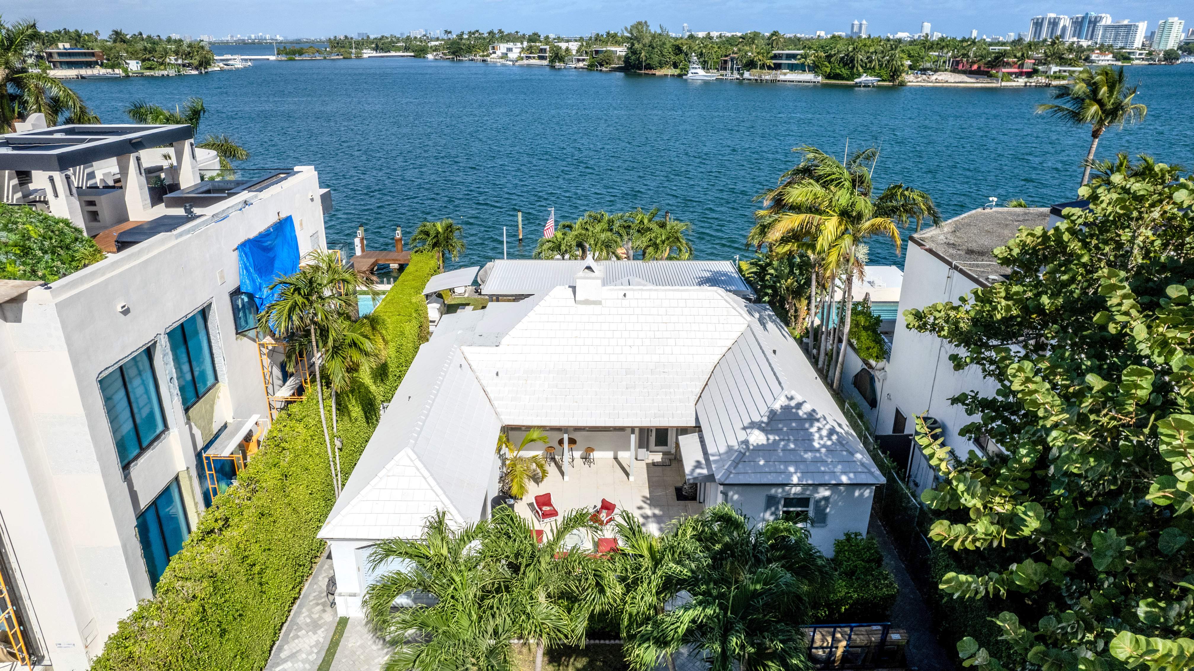 Crown Windsor Slate - Polar White by Istueta Roofing