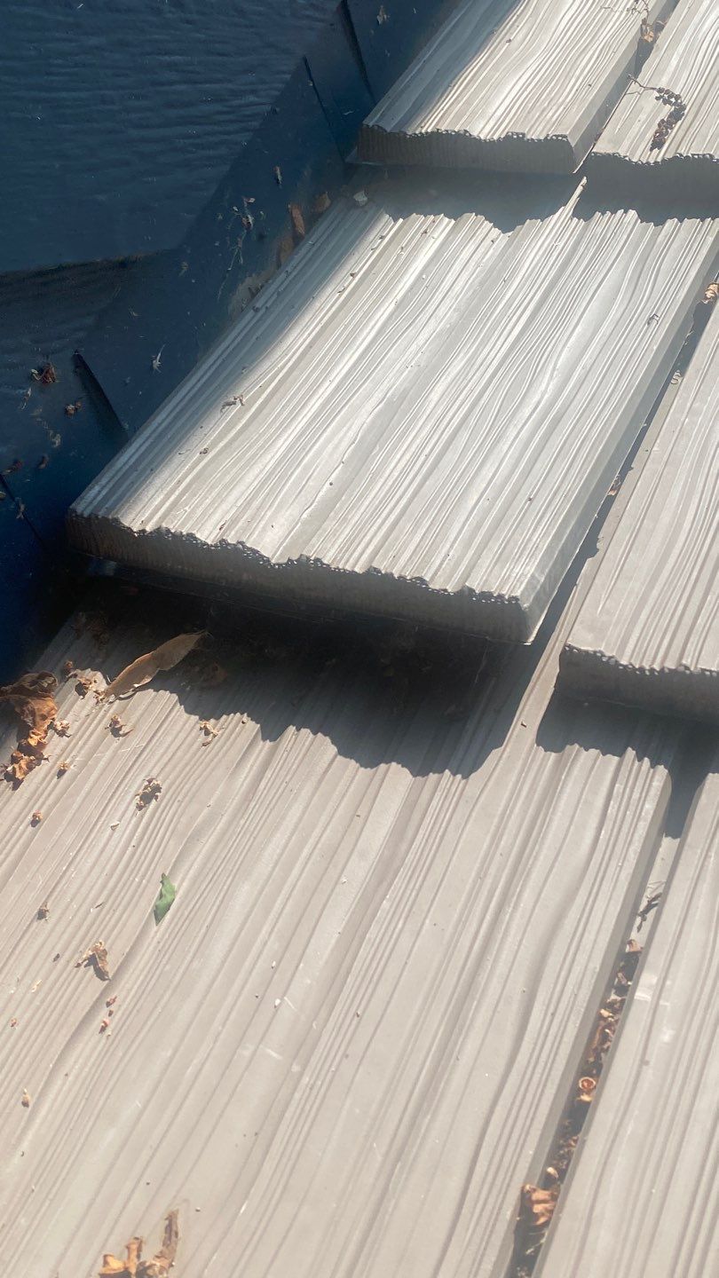 DaVinci Roof Installation with Snow Guards in Oconomowoc Lake by Custom Installations